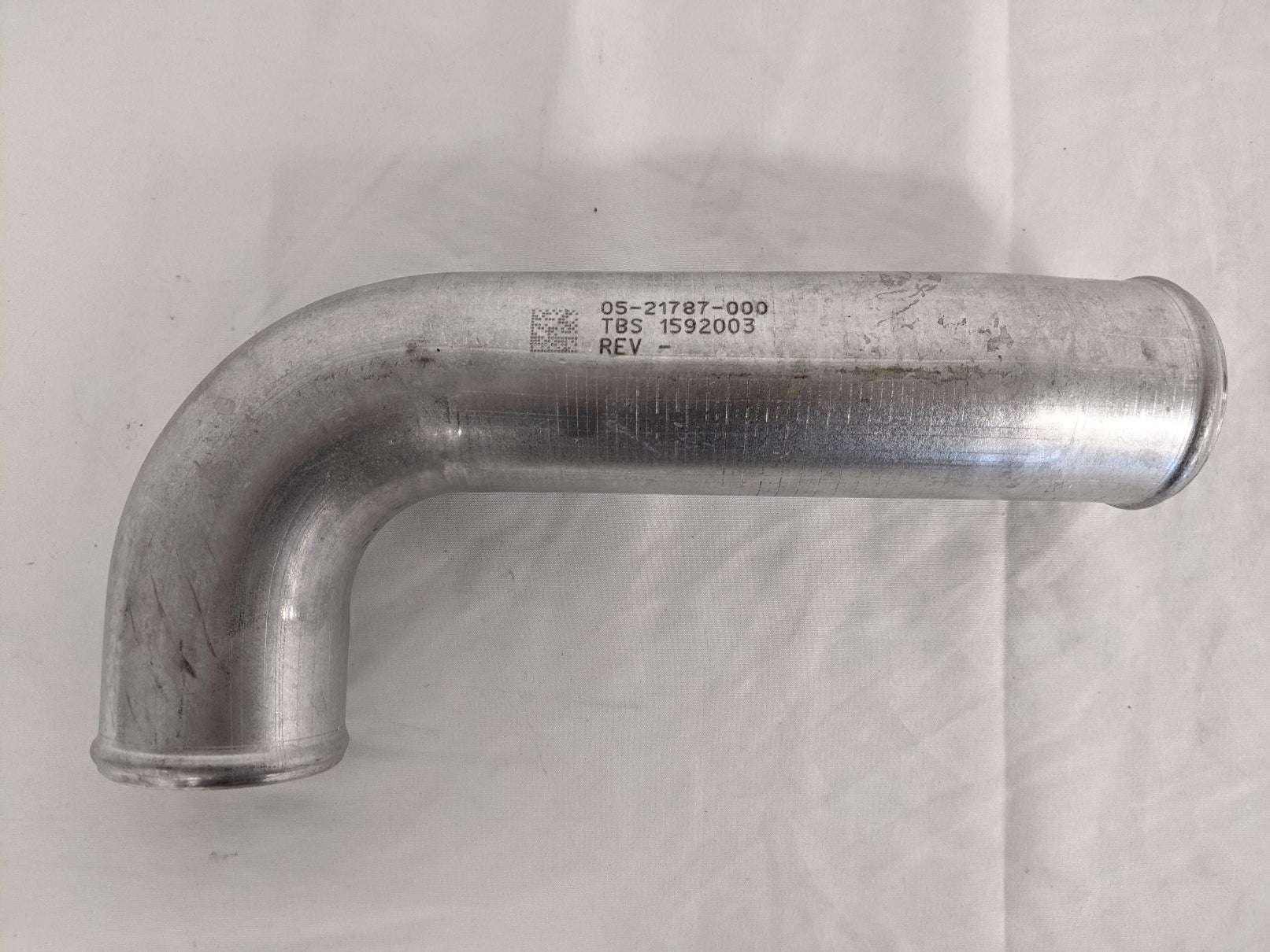 Freightliner 1375 Detroit DD13 Lower Coolant Tube - P/N 05-21787-000 (8993683571004)