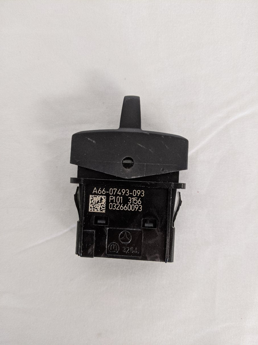 Freightliner Engine Shutdown Override MUX MSF Rocker Switch - P/N A66-07493-093 (9040227893564)