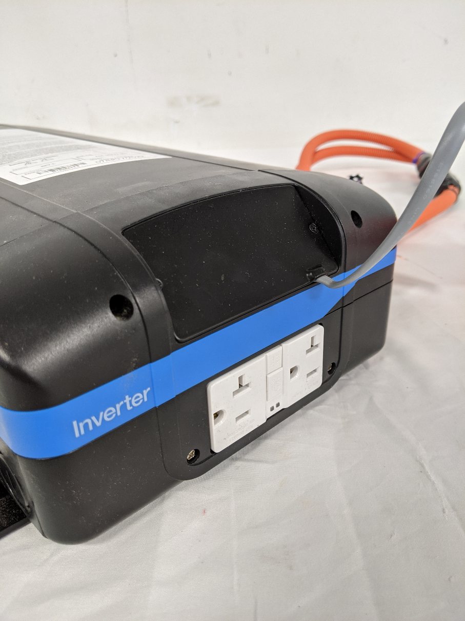 Used Eaton 12.1 V 1800W No Charge Inverter - A66-06279-001 (9082526957884)