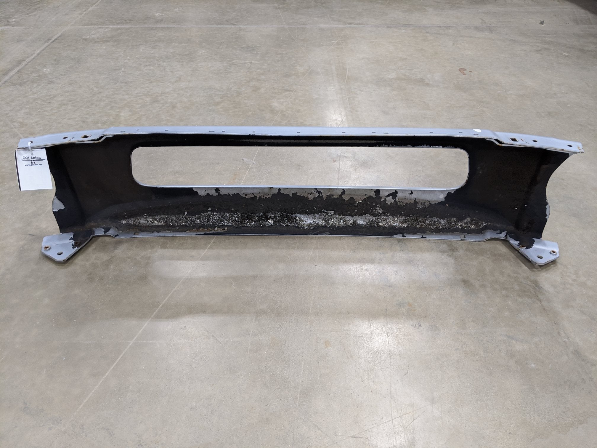 *Mis-drilled* Freightliner M2 Argent Silver Center Bumper - P/N  A21-28177-006 (9073706271036)