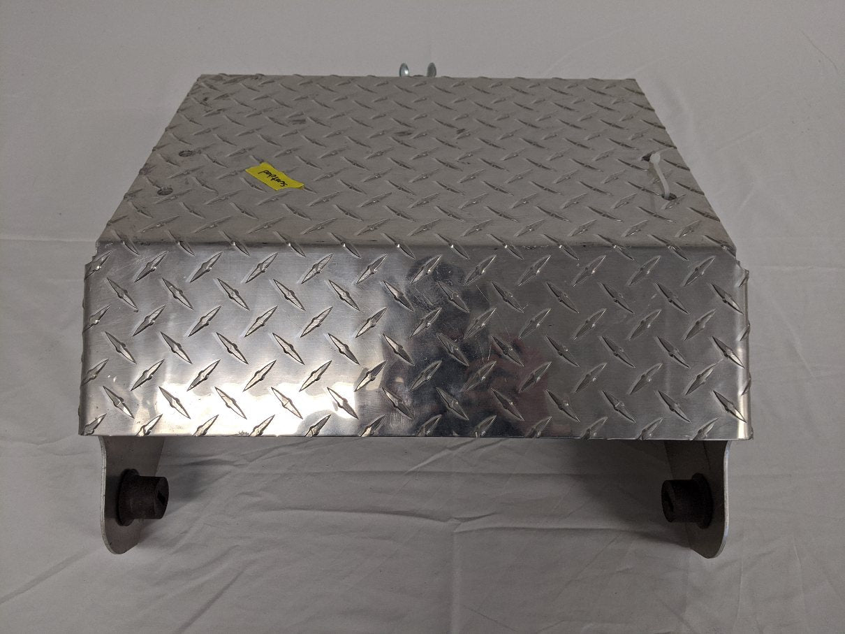 Used Western Star 18" Plain Aluminum Battery Box Cover - P/N A06-78383-000 (9088041124156)