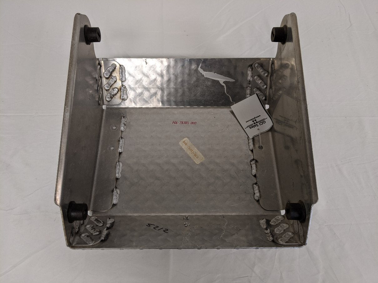 Used Western Star 18" Plain Aluminum Battery Box Cover - P/N A06-78383-000 (9088041124156)