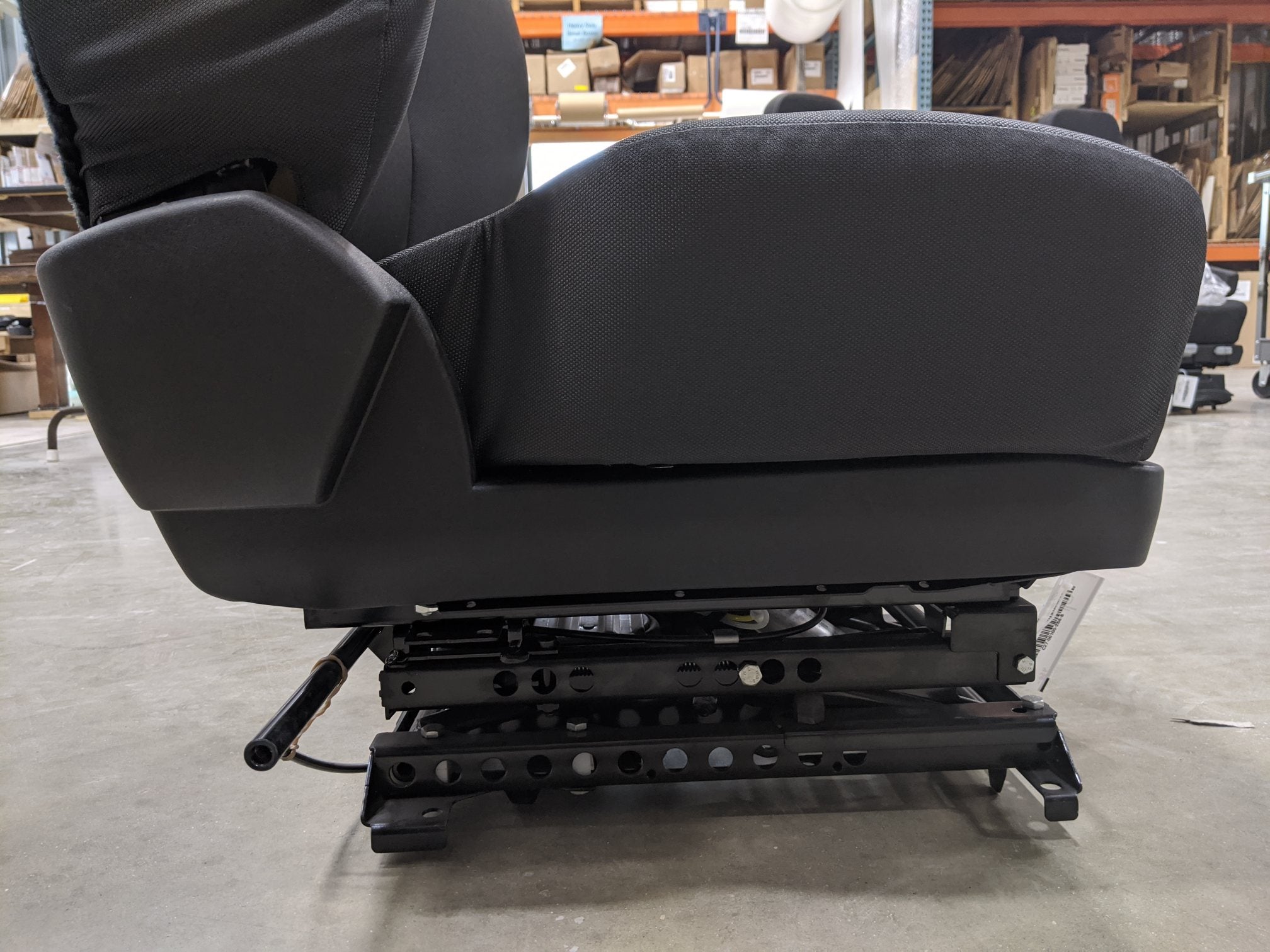 Freightliner Elite Black No Arm Rest 1 Lumbar Air Ride Seat - P/N C27-00100-288 (9117305864508)