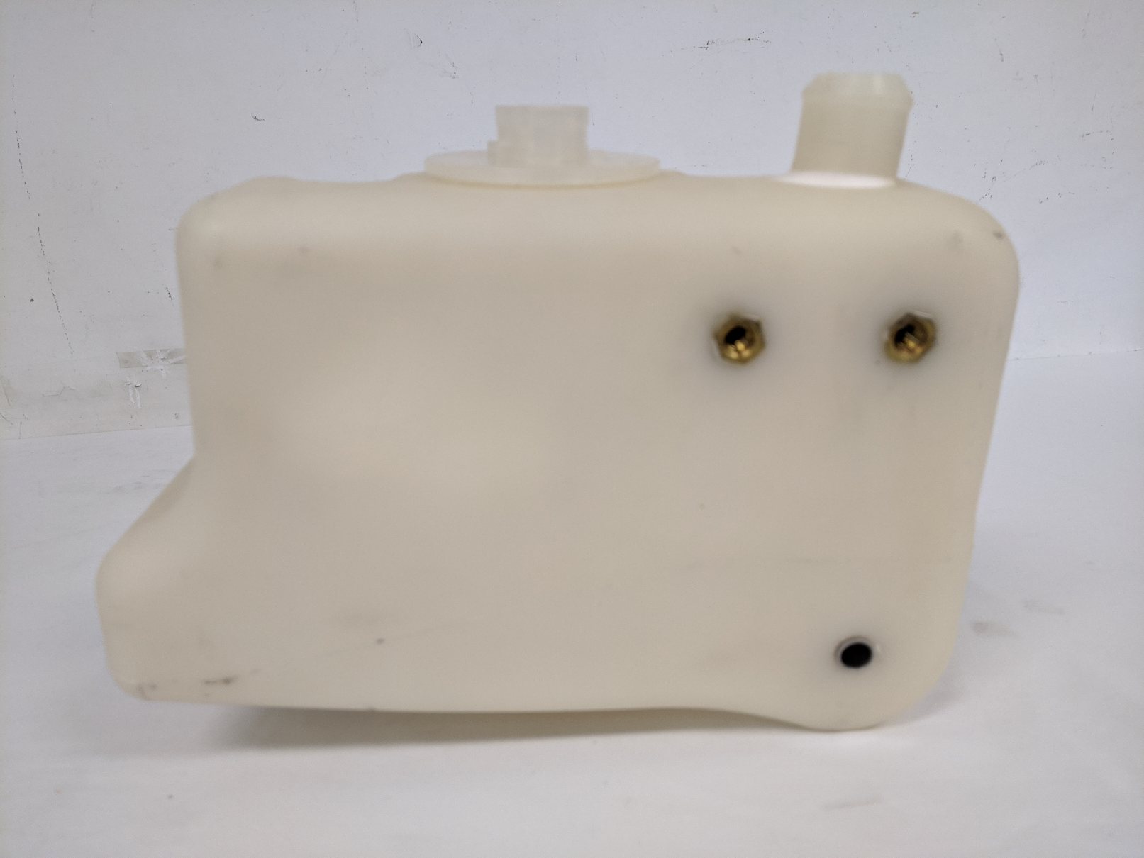 Freightliner eM2 (Electric M2) Battery Surge Tank - P/N A05-36952-002 (9136477405500)