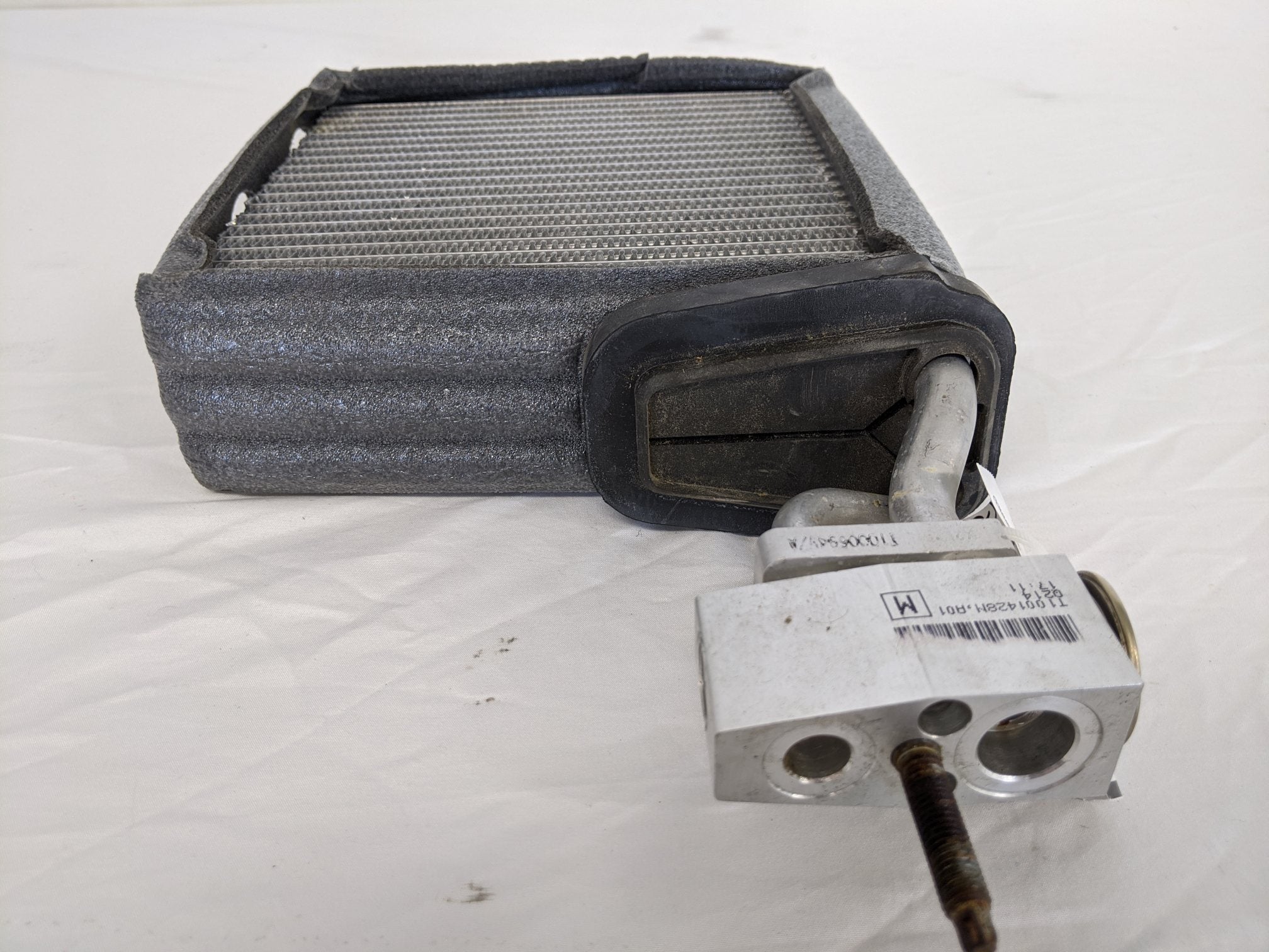 Used Freightliner M2 HVAC Evaporator Core With Exp. Valve - P/N VCC T1001836U (9674044834108)