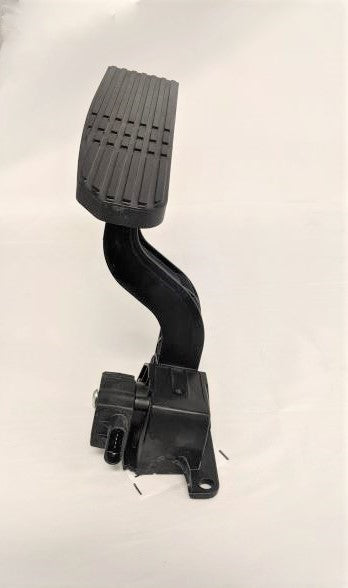 Damaged Freightliner Accelerator/Throttle Pedal - P/N  A01-33821-000 (3939690545238)