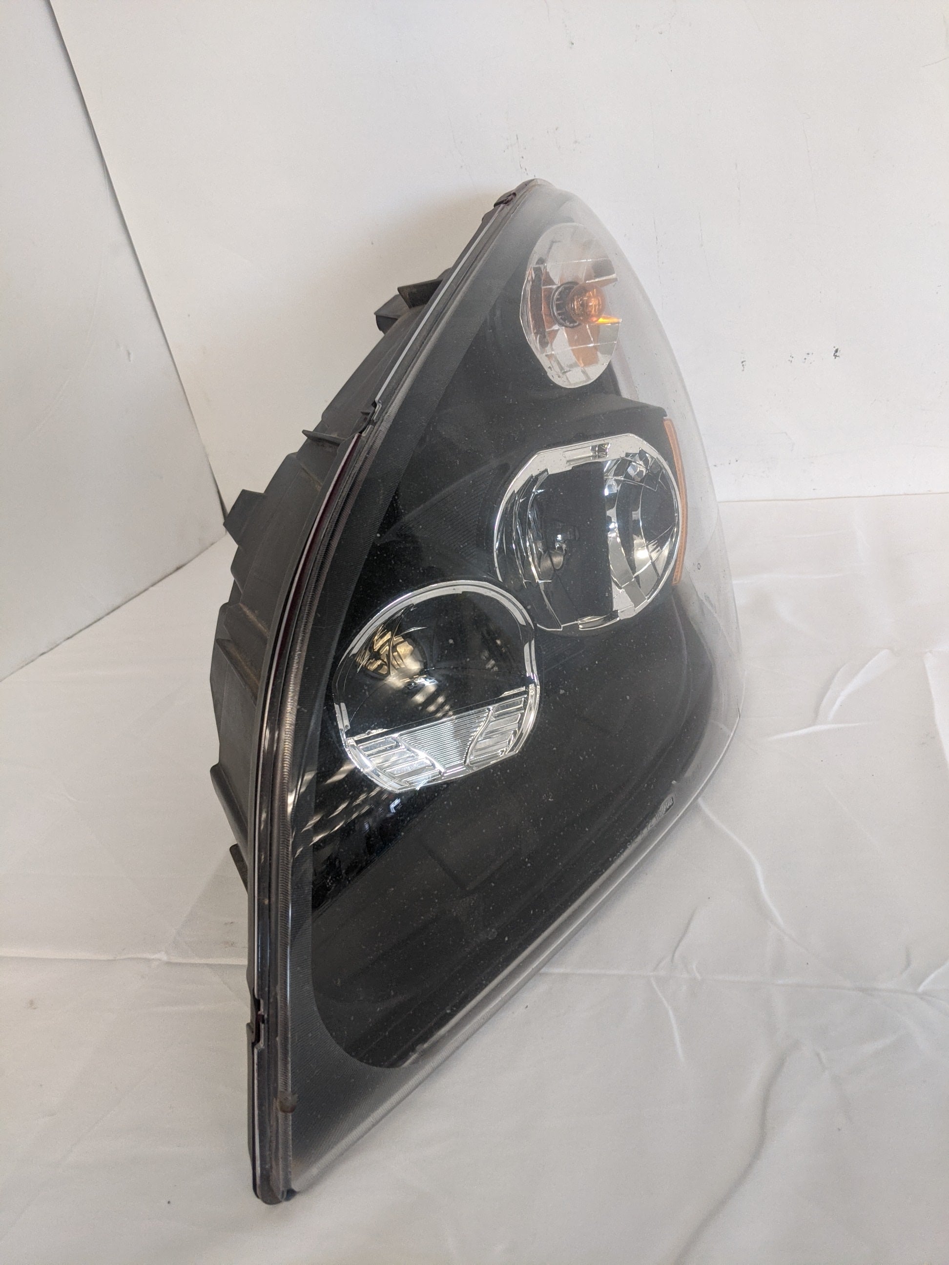 Used Freightliner Cascadia P3 LH LED Headlamp - TL 27601CA (9609357590844)