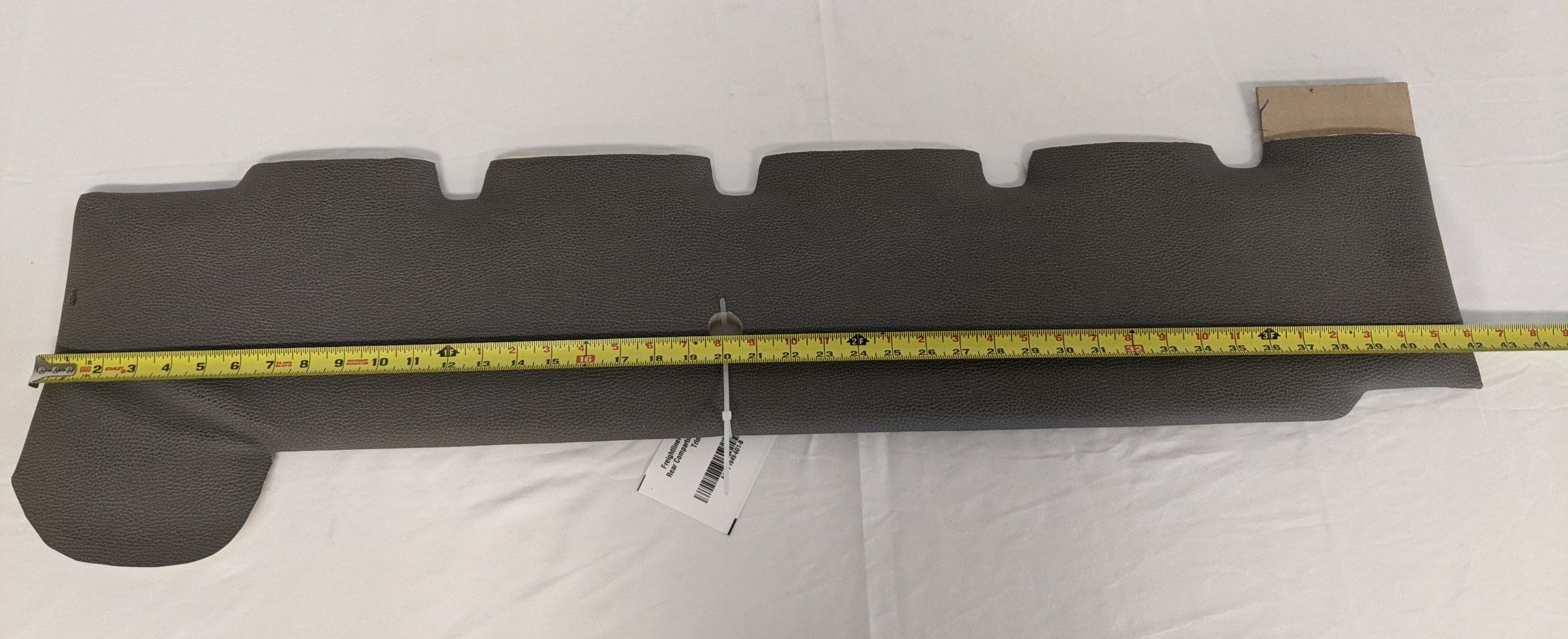 Freightliner RH Forward Rear Compartment Window Trim - P/N: A18-71949-601 (8286559600956)