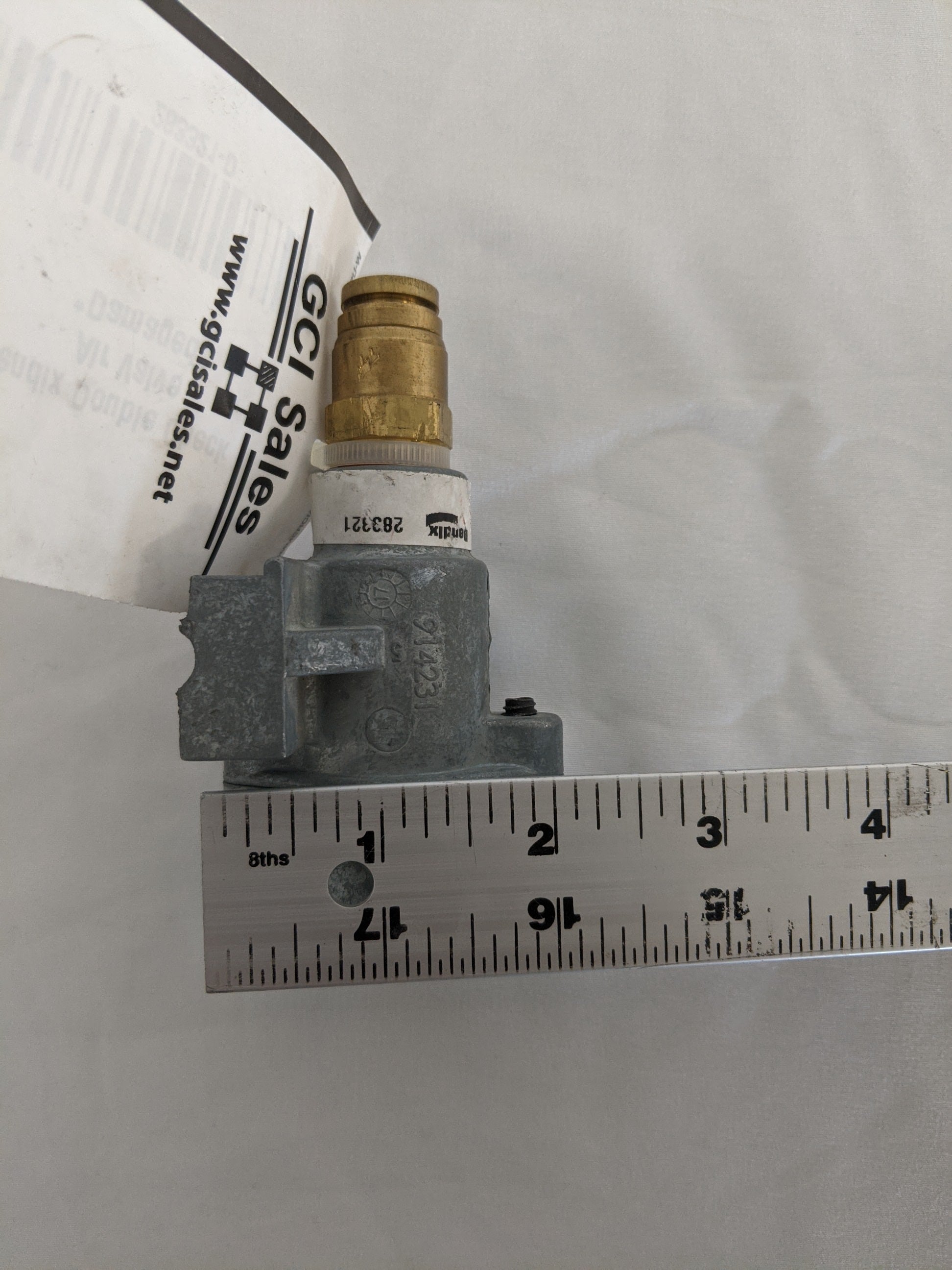 Damaged Bendix Double Check Air Valve - P/N  283321 (4428226723926)