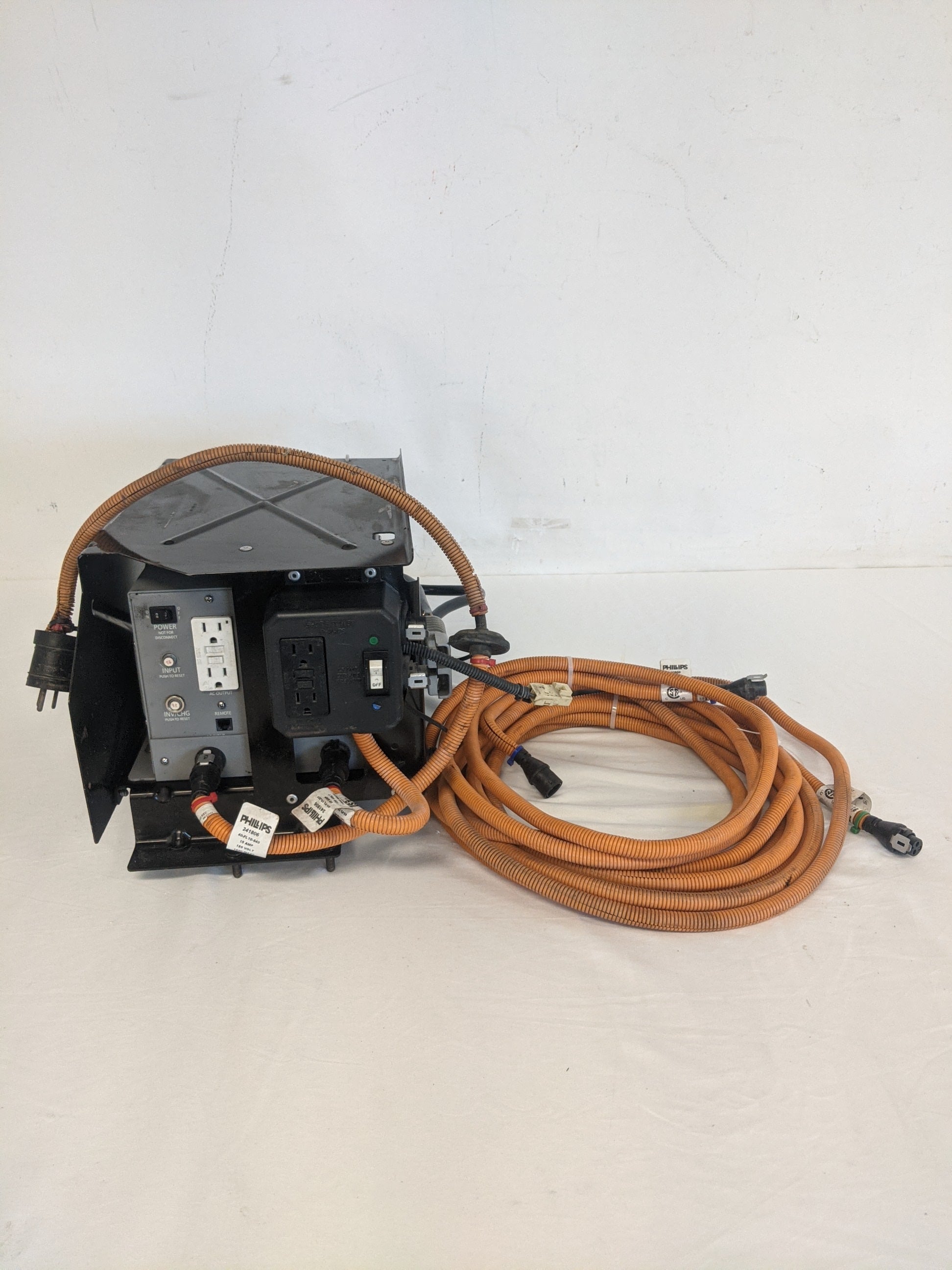 Used Xantrex Fleet Power 1000 W Inverter - P/N  81-0125-12 (8313081200956)