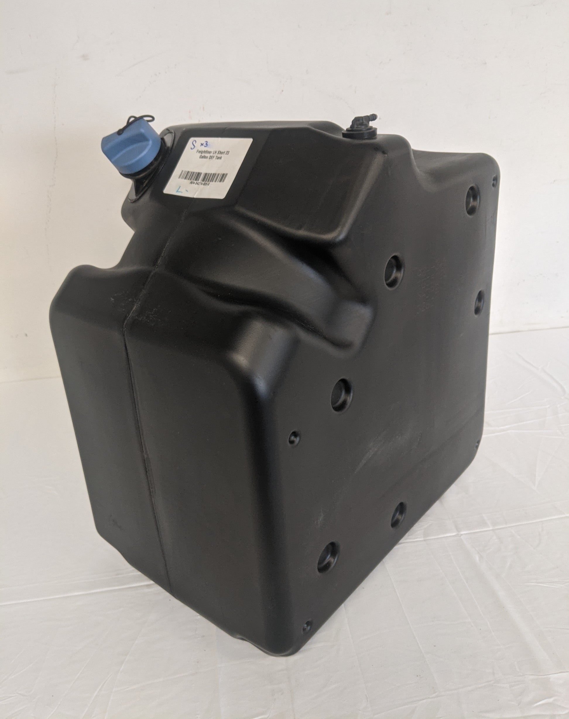 Freightliner LH Short 23 Gallon DEF Tank - P/N  A04-34274-005 (8343608951100)