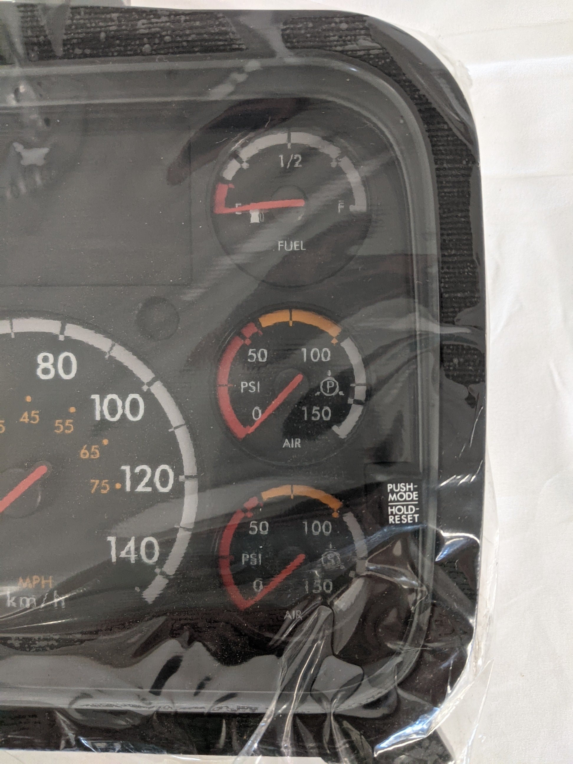 Freightliner M2 Km/hr ICU3S Speedometer & Tach Cluster - P/N  A22-72897-116 (8479979766076)