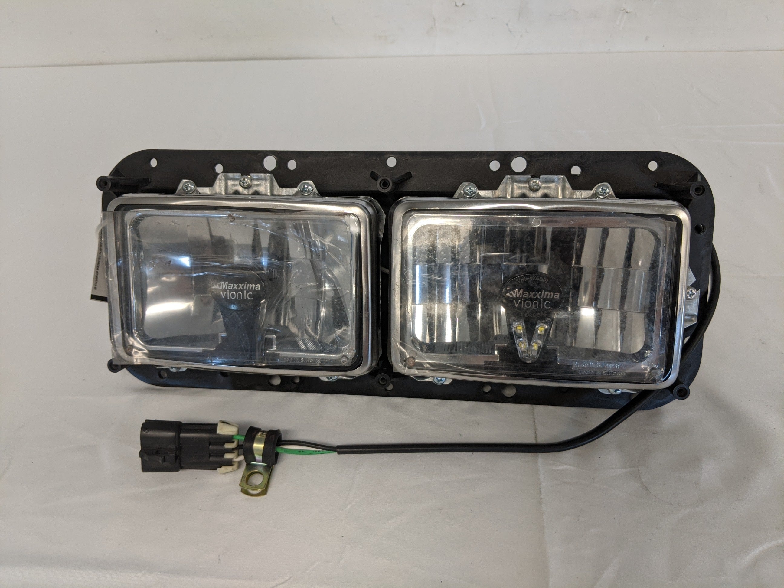 Freightliner Rectangular LH LED Headlamp Assembly - P/N: A66-08870-000 (8357696274748)