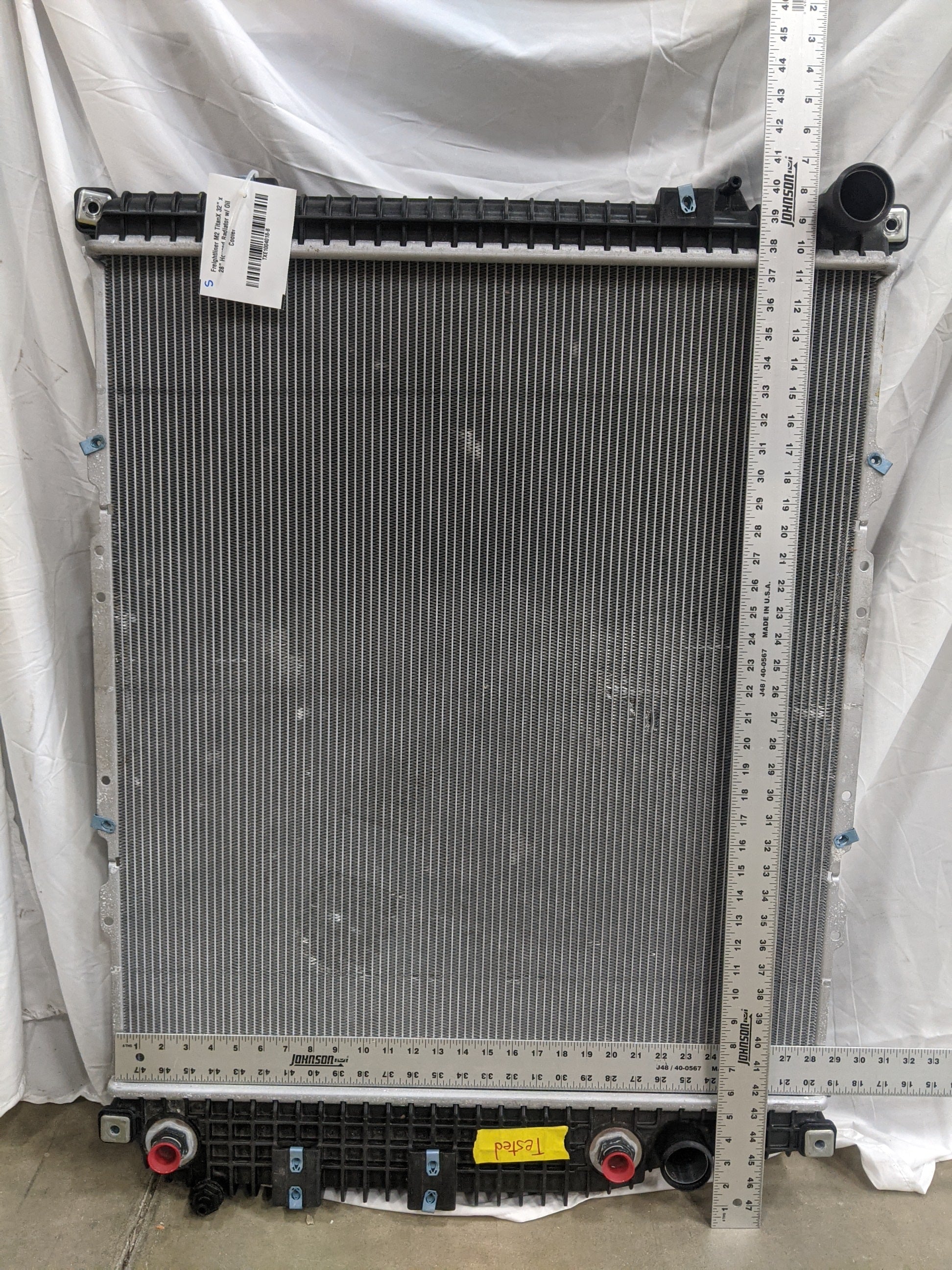 Freightliner M2 TitanX 32" x 28" Housed Radiator w/ Oil Cooler - P/N: TXE1004018 (8435067191612)