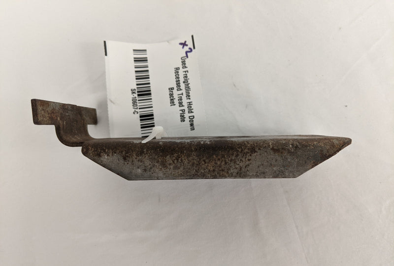 Used Freightliner Hold Down Recessed Tread Plate Bracket - P/N  A22-57932-001 (8403287114044)