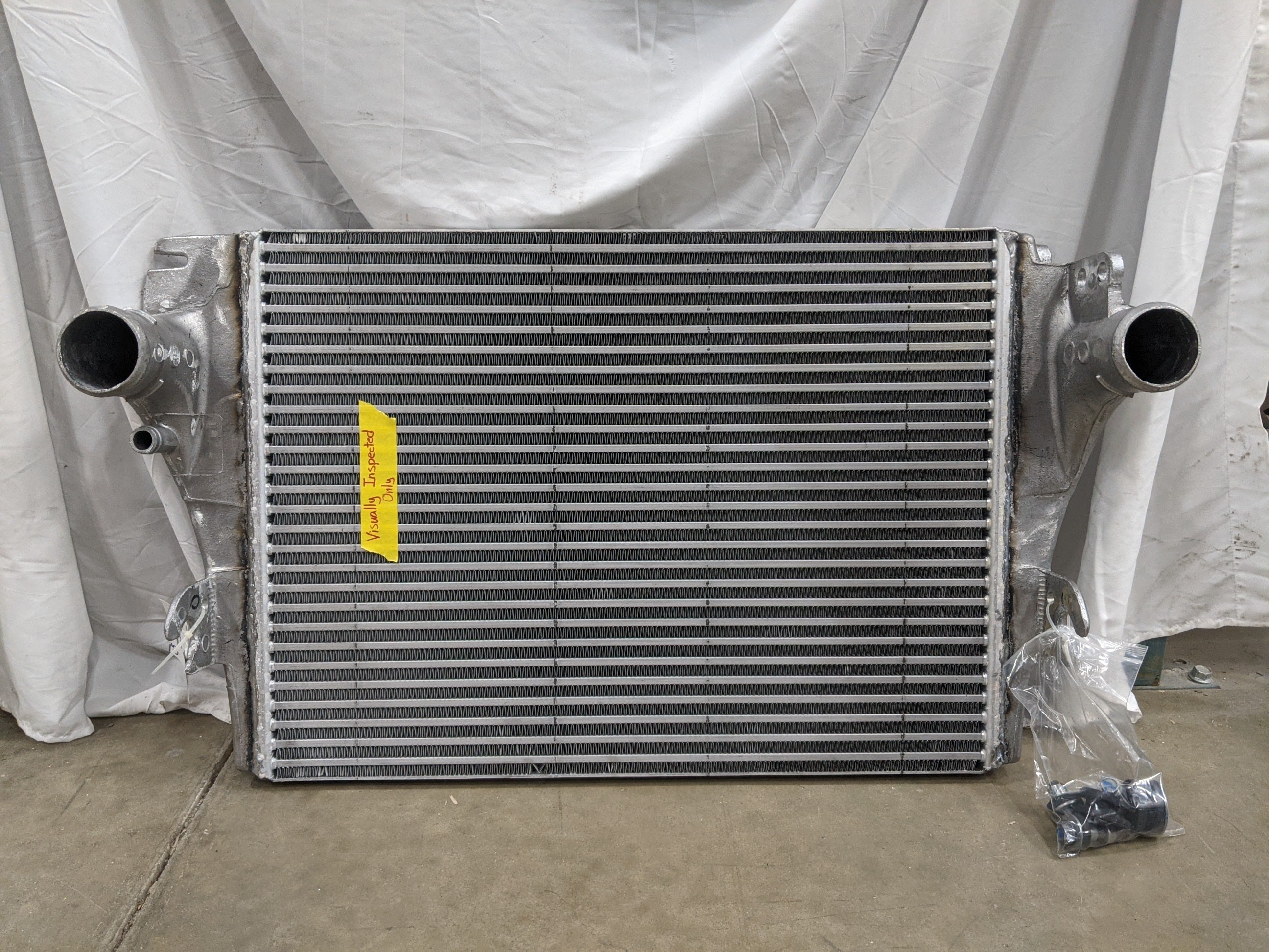 Freightliner 28 ¾" x 21 ½" Charge Air Cooler - P/N: 01-33030-000, CE257001 (8418515091772)