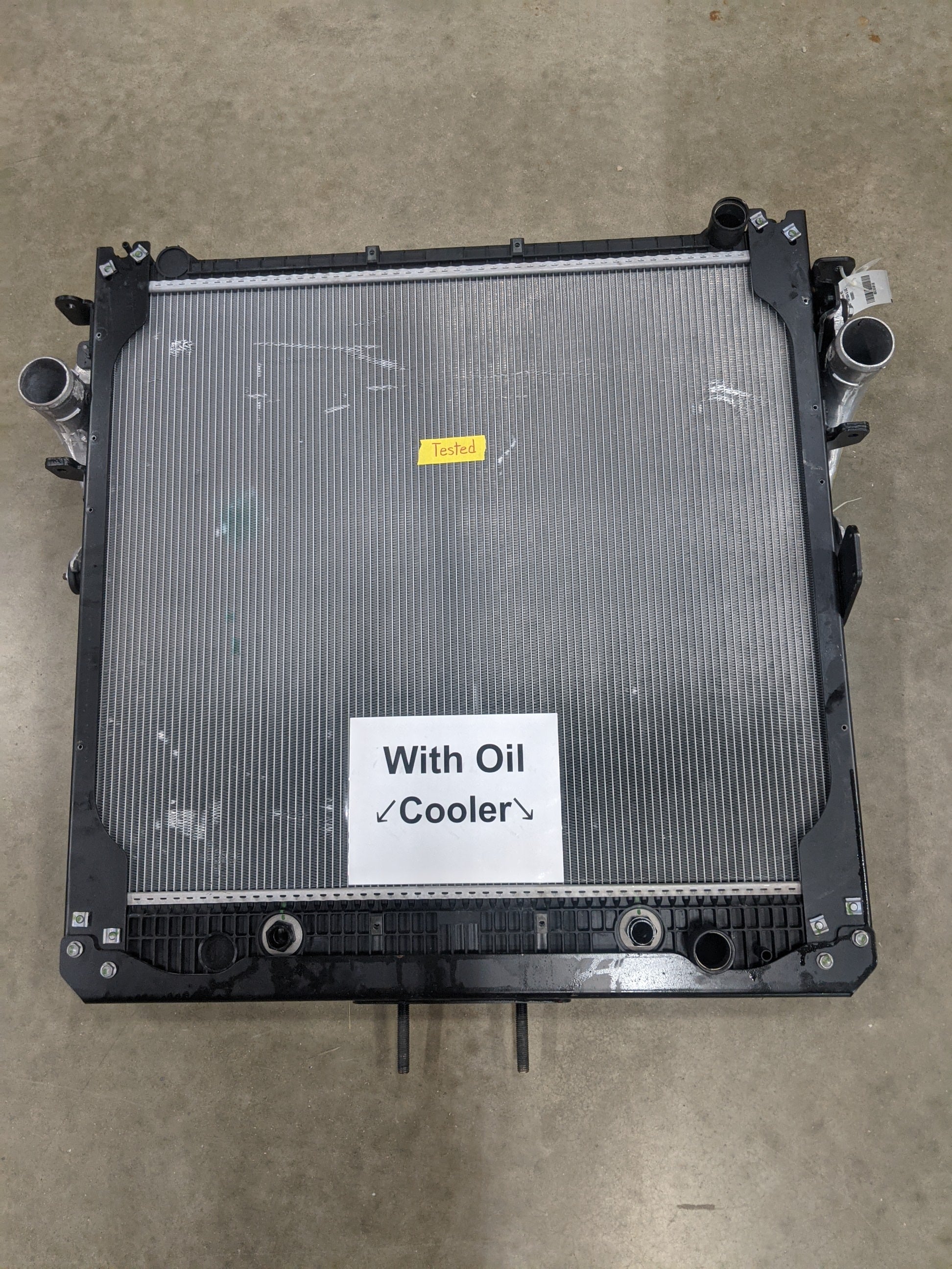Freightliner M2 Radiator - Y0475004 & CAC - V8059001 - A05-33907-001
