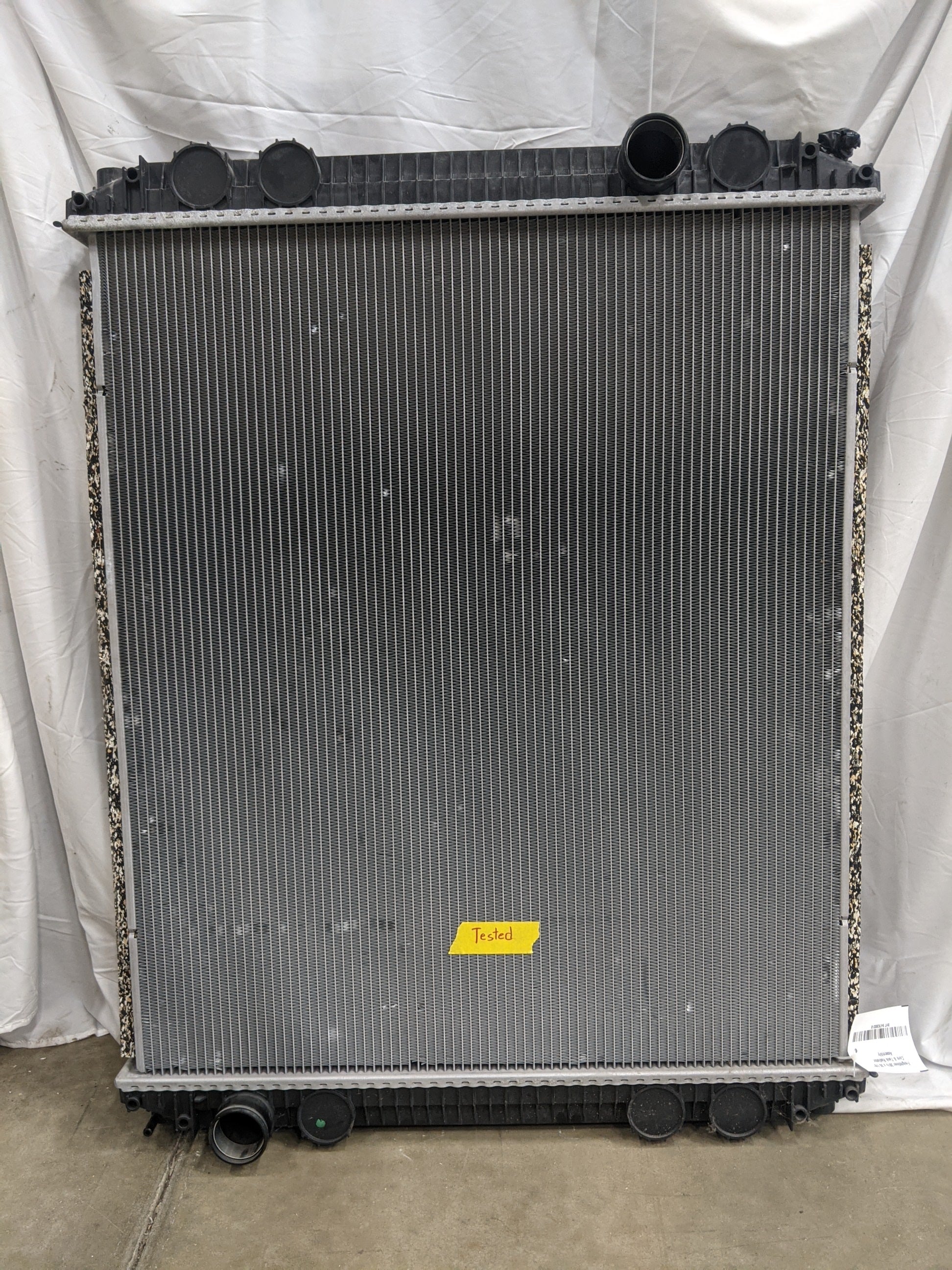 Freightliner 30½ x 35 7/8