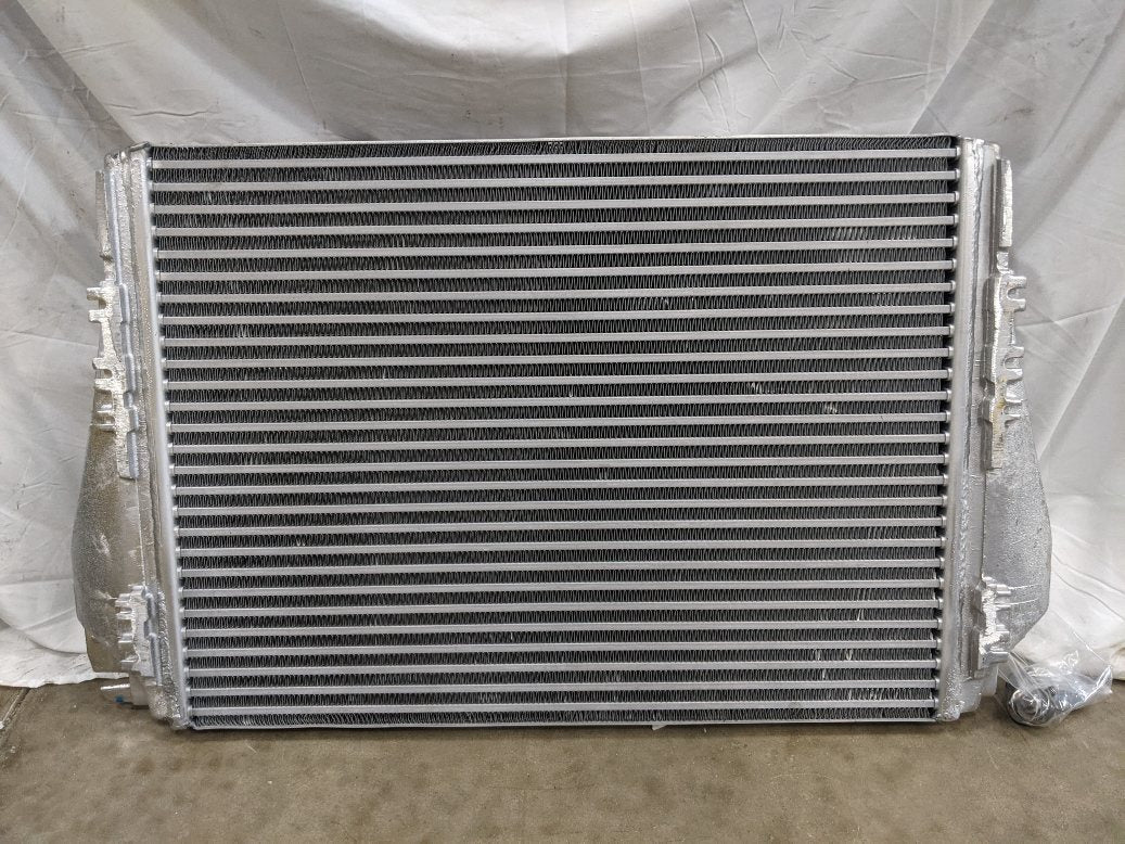 Freightliner M2 28 ¾" x 21 7/8" Charge Air Cooler - P/N: 01-33030-000 (8443683307836)