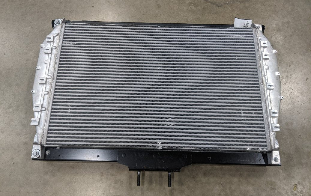 Damaged Freightliner Radiator - TXE1004020 & CAC - TXE1030489 - P/N 05-34532-003 (8618225467708)