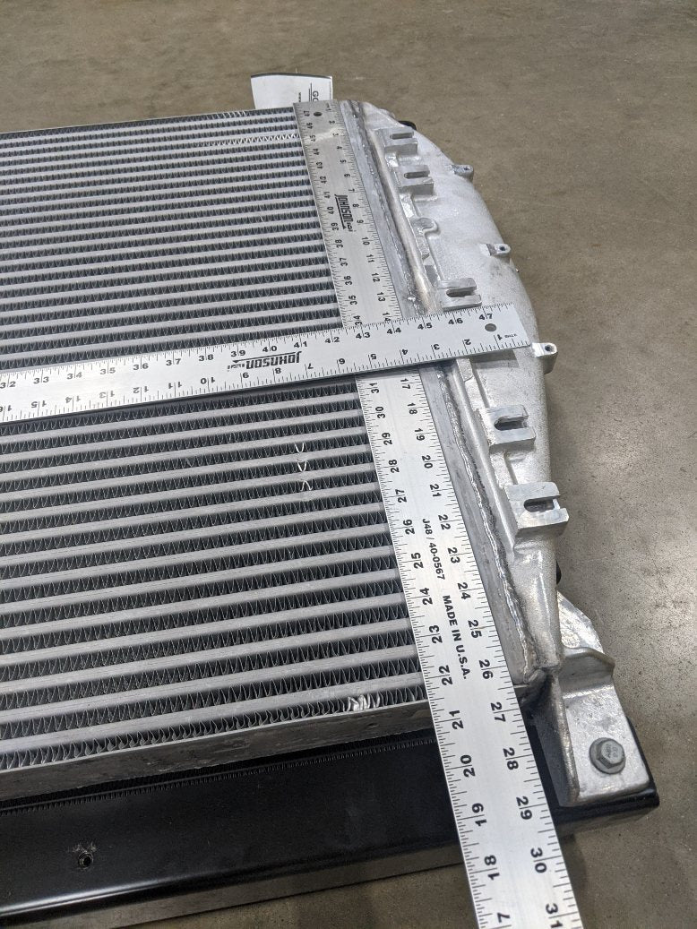 Damaged Freightliner Radiator - TXE1004020 & CAC - TXE1030489 - P/N 05-34532-003 (8618225467708)