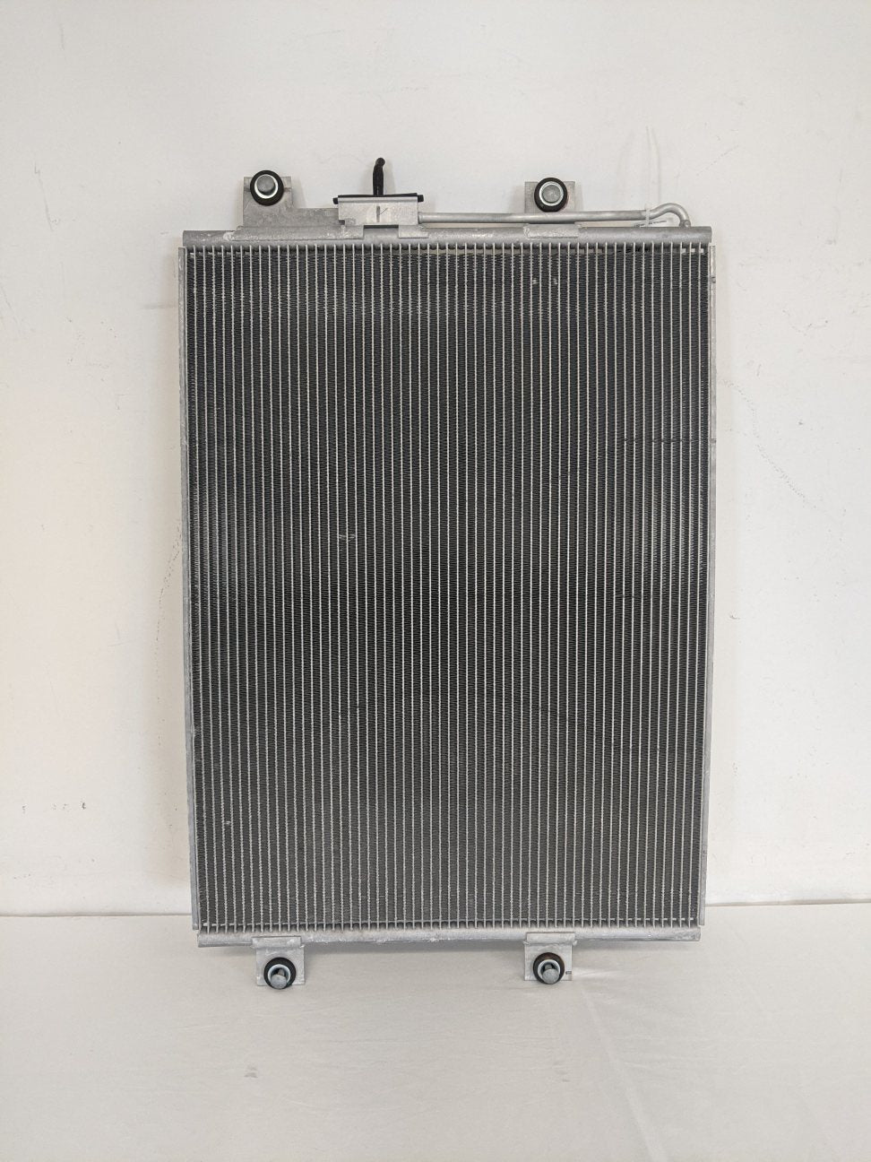 Used Freightliner M2 27¼" x 20 1/8" Condenser Assembly - P/N: A22-72460-000 , A22-73466-000 (4447872843862)