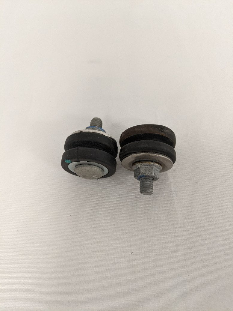 *Lot Of 2* Freightliner M2 Condenser Isolator & Hardware - P/N: 22-67081-000 (8509107896636)