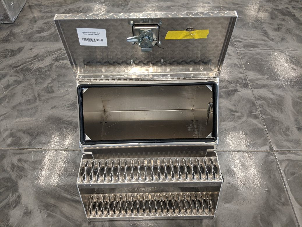 Freightliner 25x28x24" Tool Box w/ Diamond Plate Lid - P/N: PRT20 2470GHP (8525956088124)