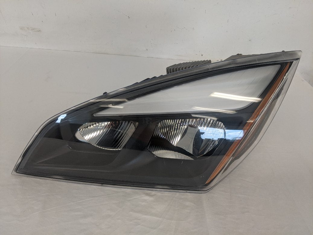 *LOT of 8 RH & 2 LH* FTL Cascadia P4 RHD LED Headlamps - P/N A66-09706-001 / 000 (8758649651516)