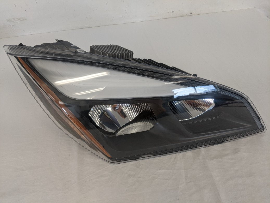 *LOT of 8 RH & 2 LH* FTL Cascadia P4 RHD LED Headlamps - P/N A66-09706-001 / 000 (8758649651516)