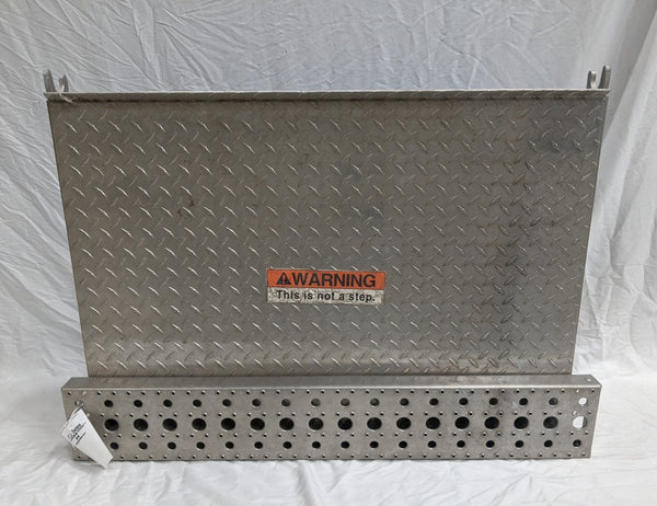 Used Freightliner Dia. Plate Battery Box Cover w/ 1 Tread - P/N: A06-61089-000 (8758676914492)
