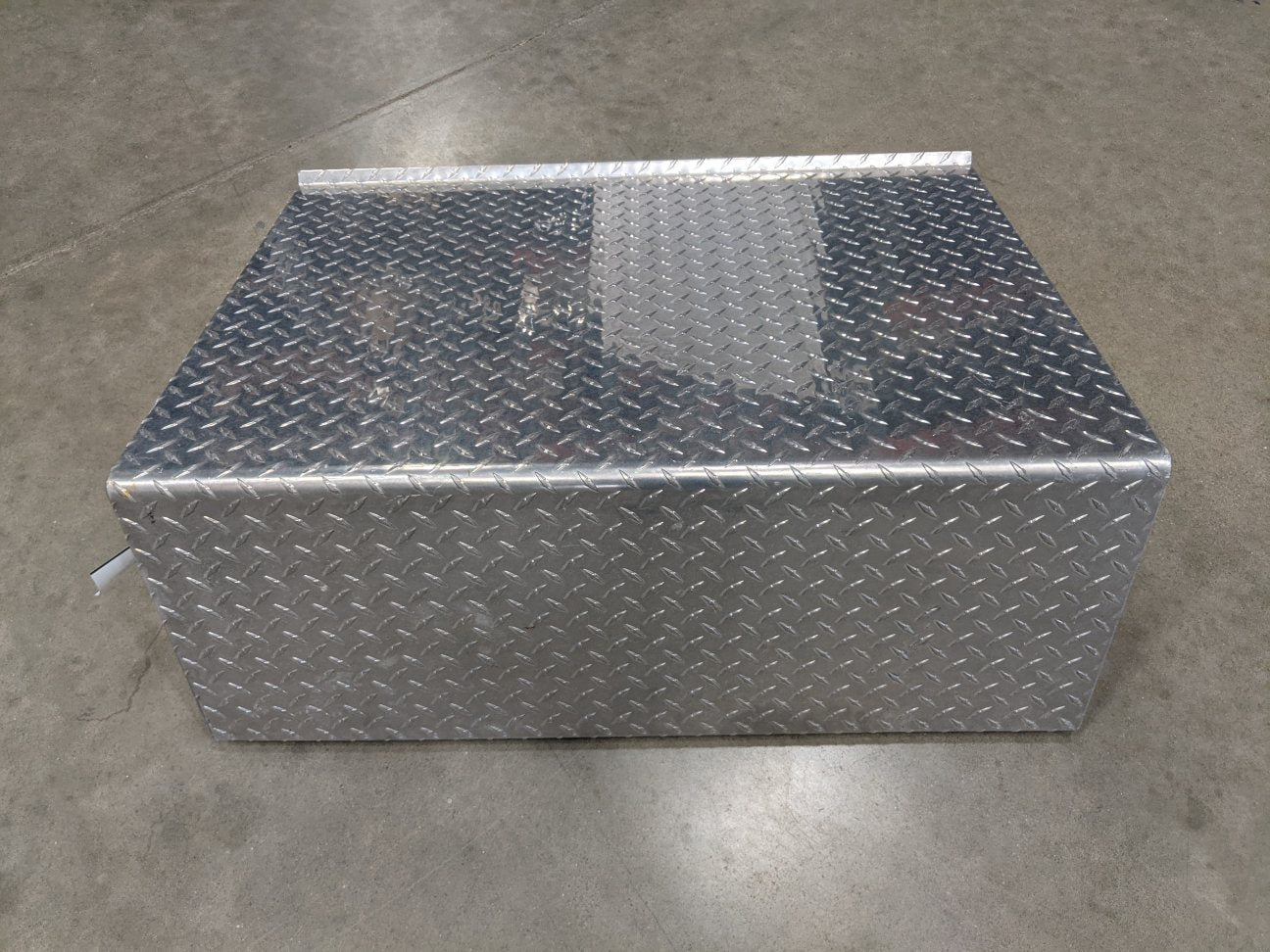 Freightliner Diamond Plate 0 Tread Battery Box Cover - P/N: A06-61089-000 (8752442409276)