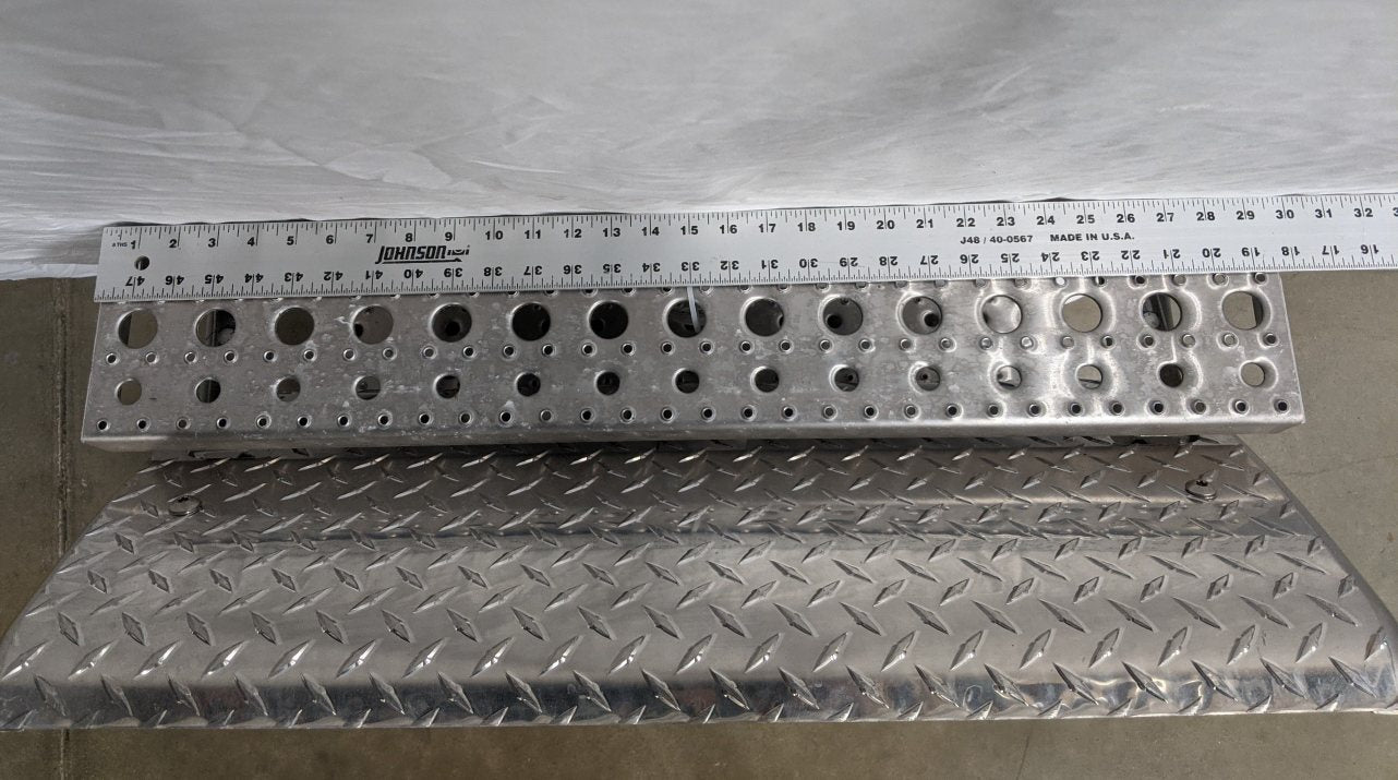 Freightliner Diamond Plate, Plain Battery Box Cover - A06-88241-000