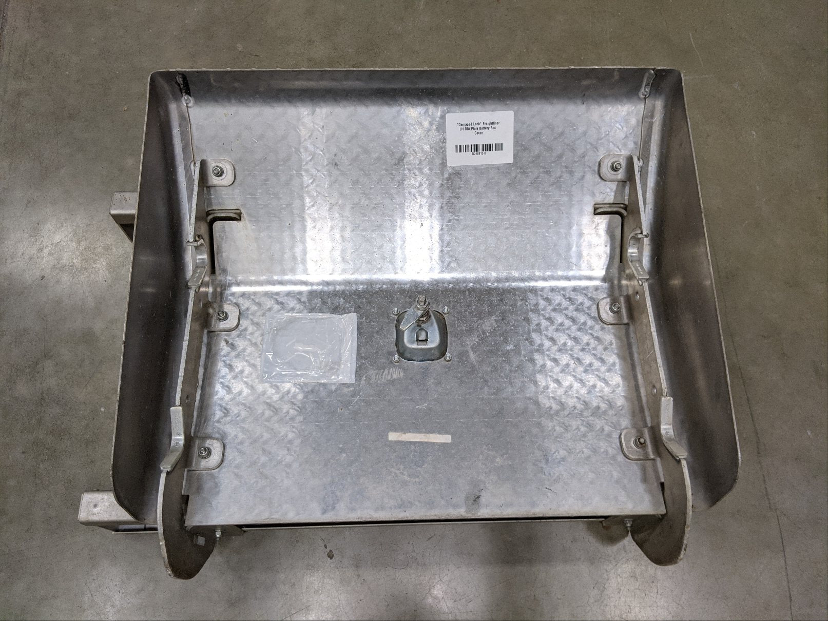 *Damaged Lock* Freightliner LH DIA Plate Battery Box Cover - P/N A06-88241-002 (8753110778172)