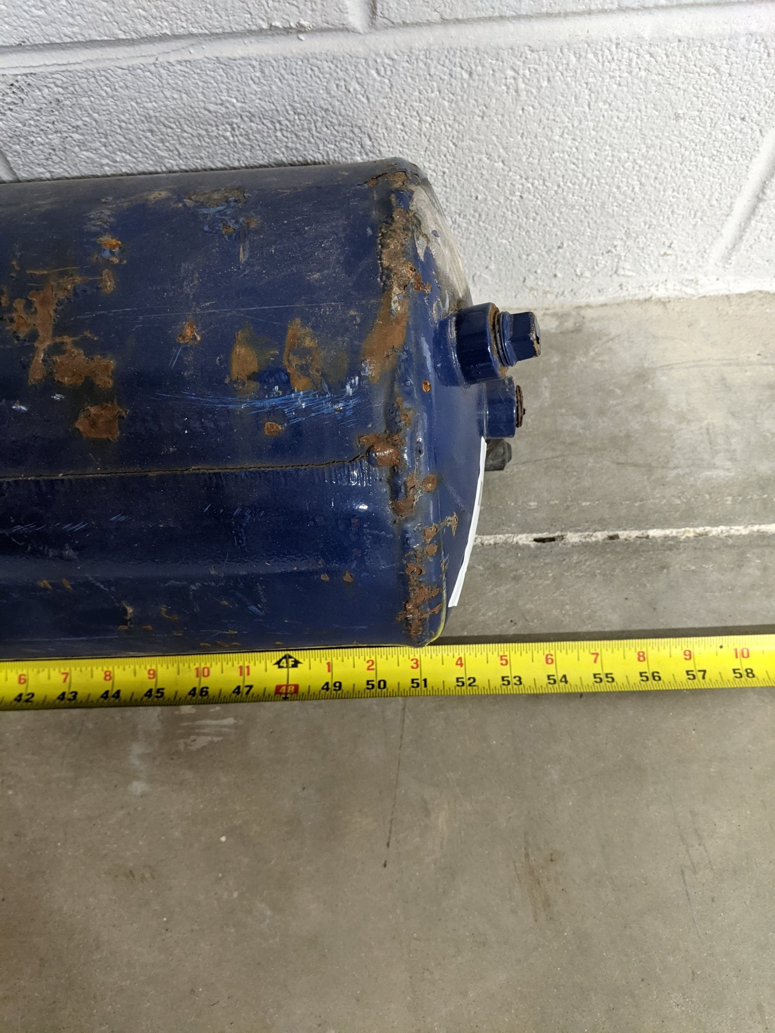 Damaged Freightliner 53½" Steel Air Tank Similar To 5005313 - P/N  5002371 1 (8754588188988)