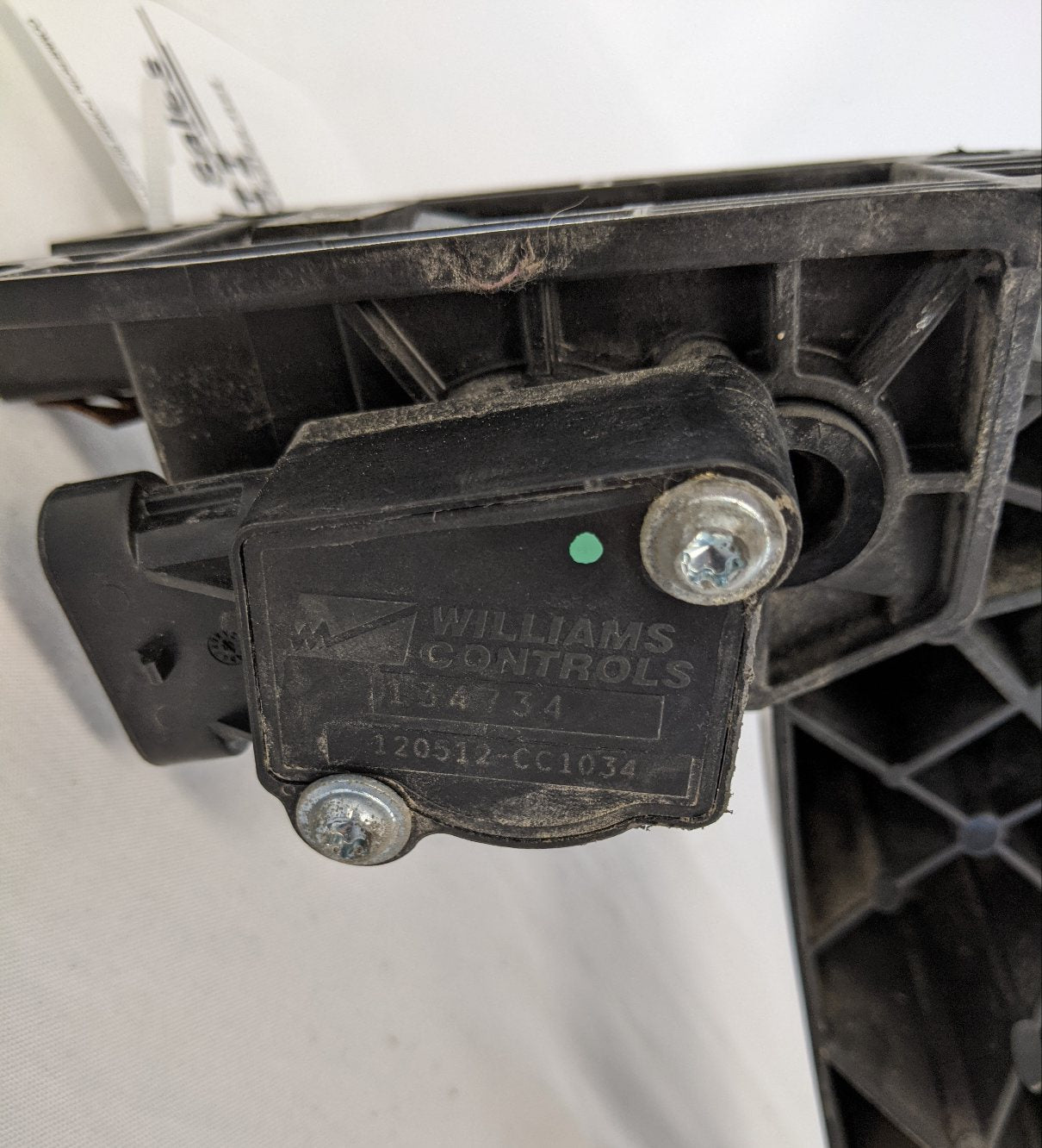 Used Freightliner Dual APS Accelerator Pedal - P/N A01-32622-001