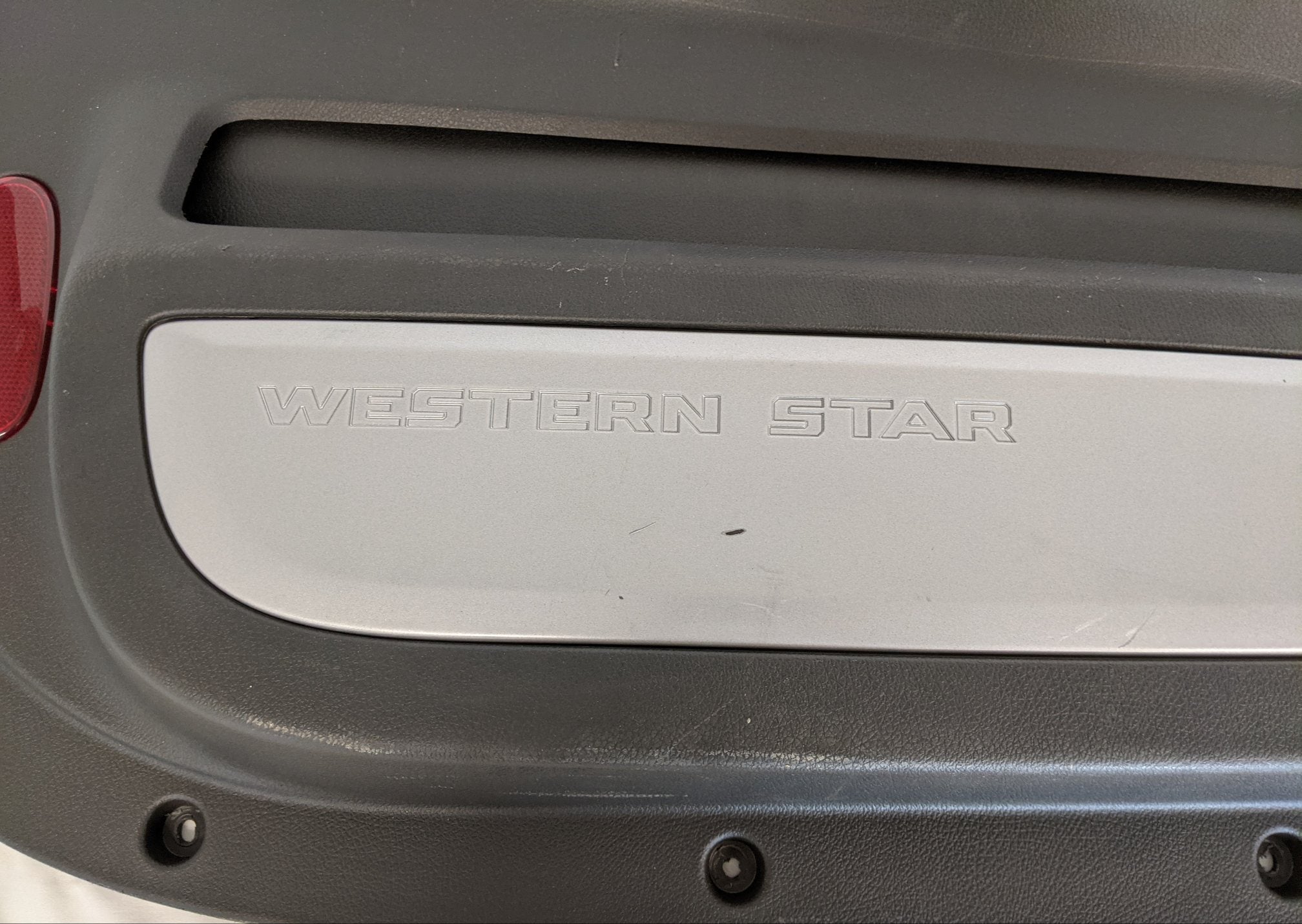 Western Star LH Interior Door Panel Assembly - P/N 18-71789-000