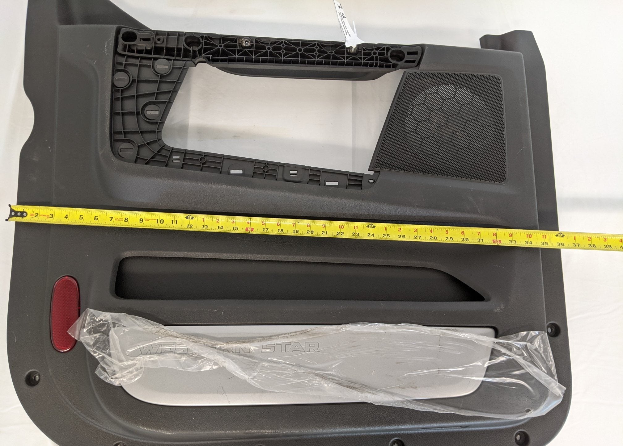 Western Star LH Interior Door Panel Assembly - P/N 18-71789-000