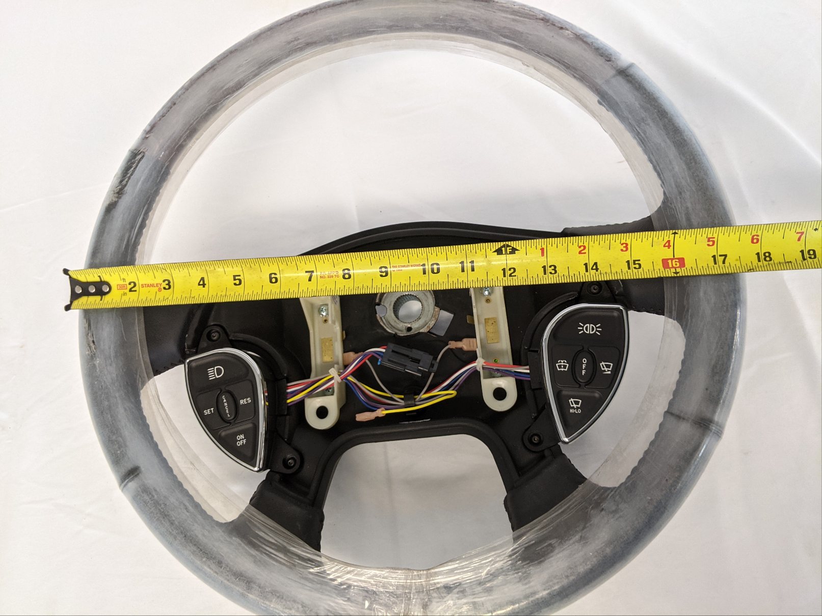 Freightliner 18" Smart Steering Wheel--Woodgrain and Leather - P/N  14-15942-000 (3939491184726)