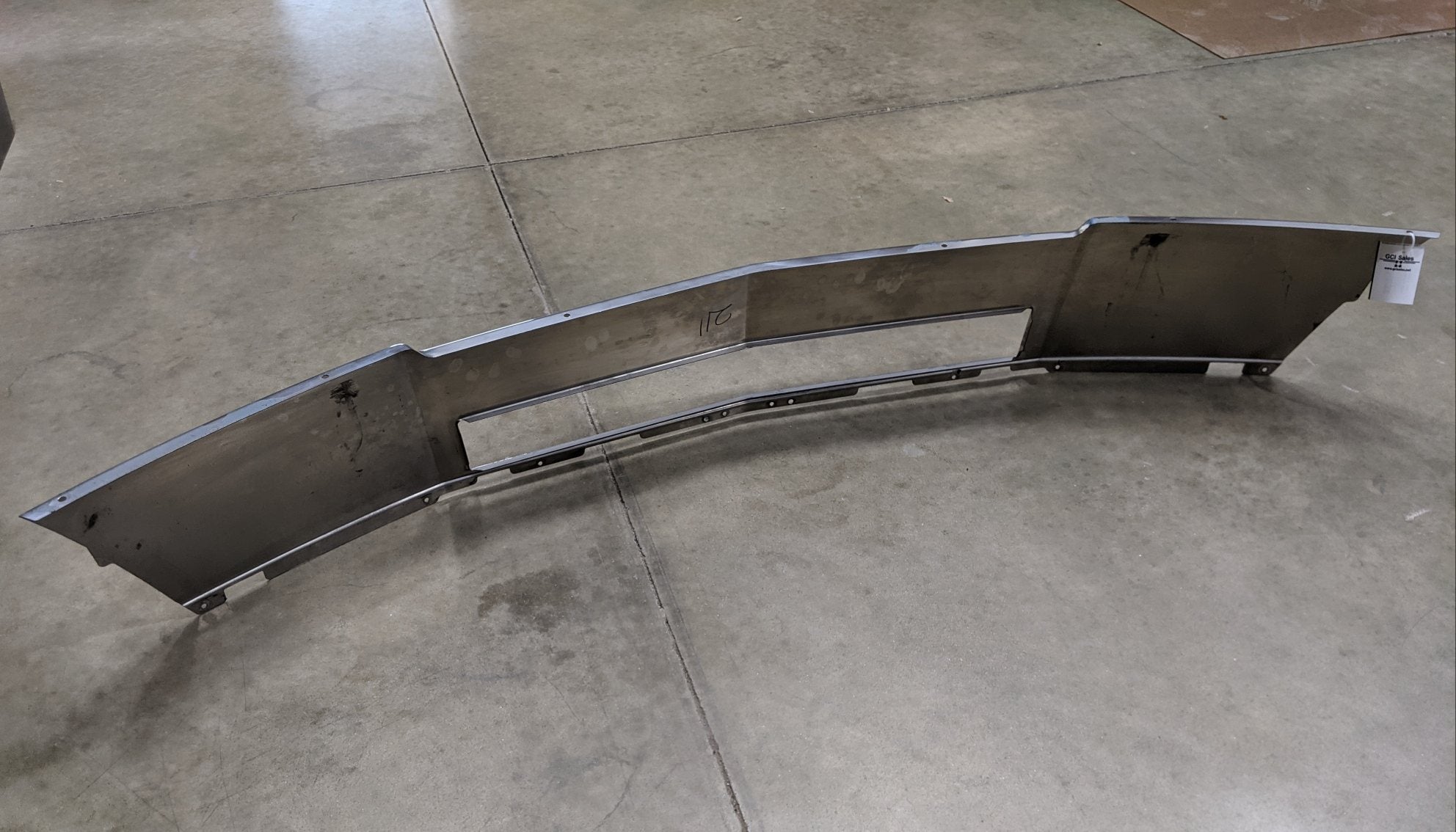 Used Western Star 5700 Upper Wide Bumper Fascia - P/N  21-28862-005 (9072093495612)