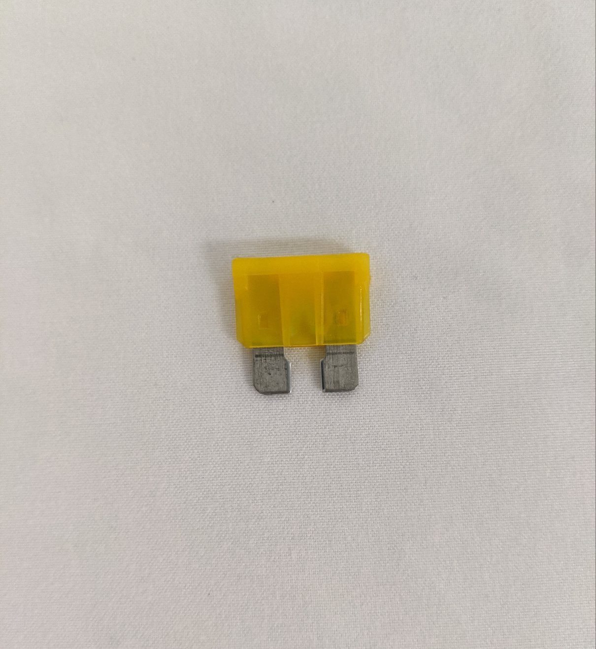 *Lot Of 100* Littelfuse Yellow 20A, 32VDC ATOF Series Fuse - P/N 23-12538-020 (8800289587516)