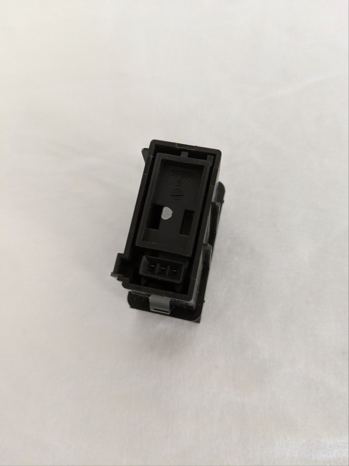 Freightliner FWD Rear Axle Differential Lock Rocker Switch - P/N: A06-90128-048 (8823130849596)