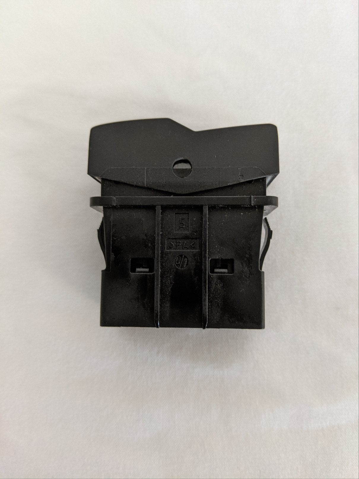 Freightliner FWD Rear Axle Differential Lock Rocker Switch - P/N: A06-90128-048 (8823130849596)