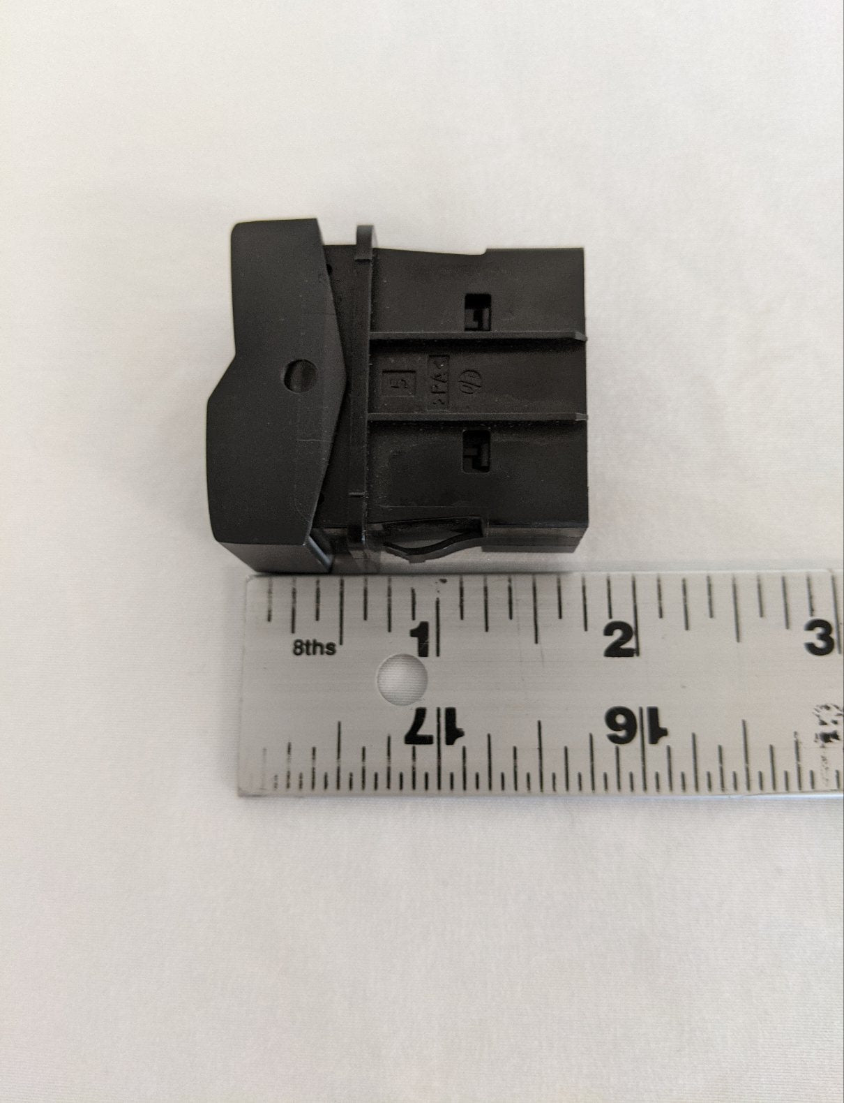 Freightliner FWD Rear Axle Differential Lock Switch - A06-90128-048