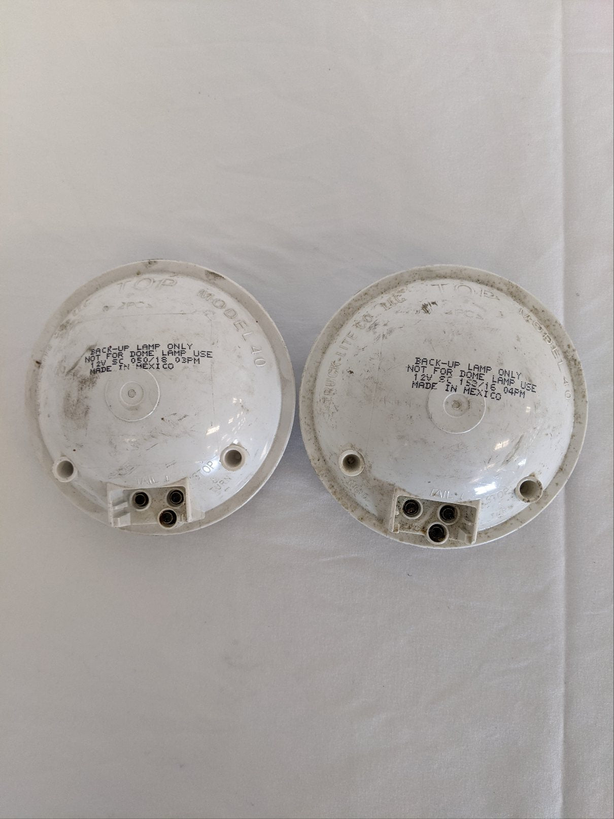 *Set Of 2* Used Truck Lite 40 Series 1 Bulb Incandescent Taillight - P/N: 40204 (8819833471292)