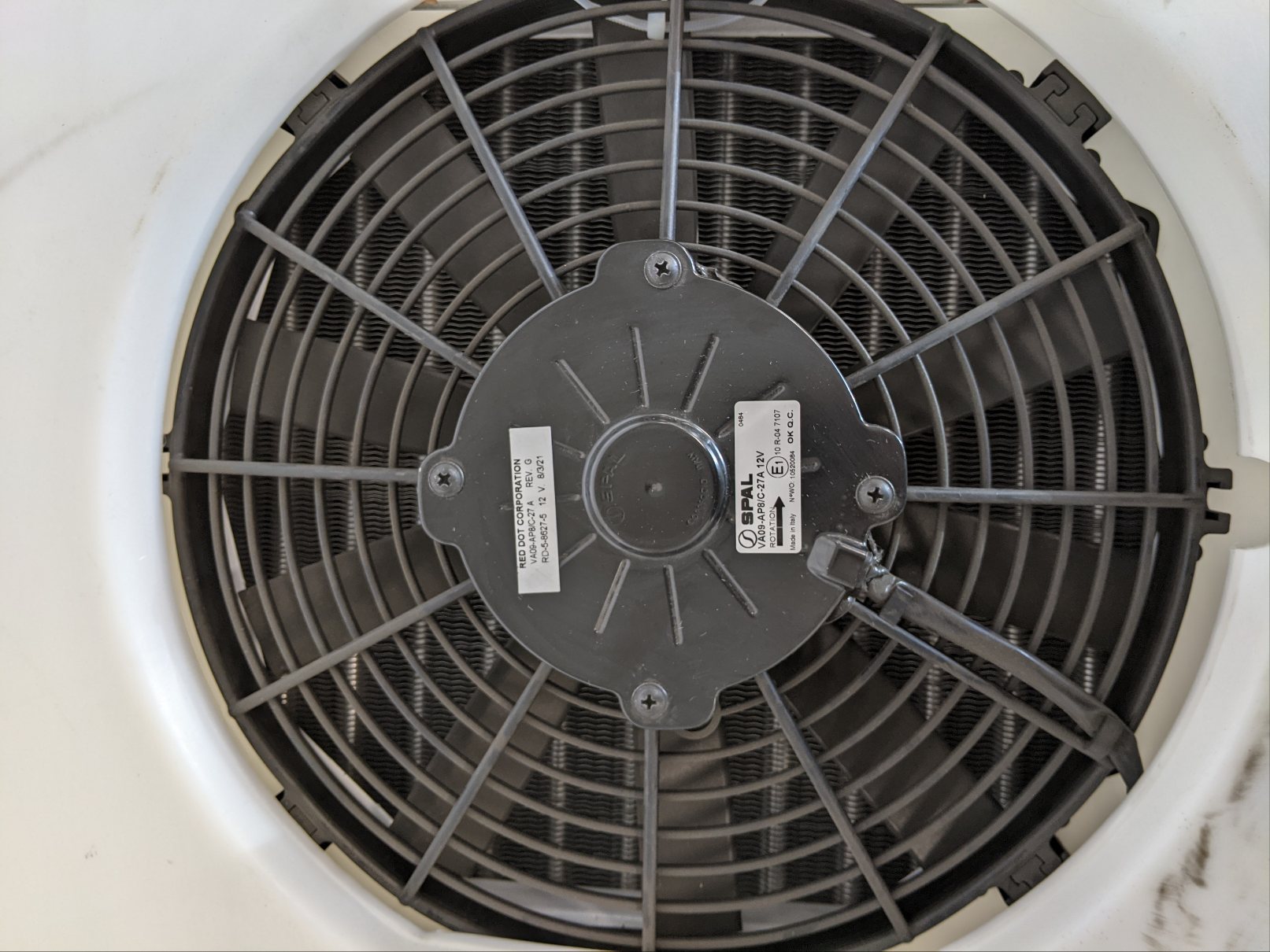 Damaged Red Dot Twin Fan Roof A/C Condenser - P/N: 22-65482-000 (8823229907260)