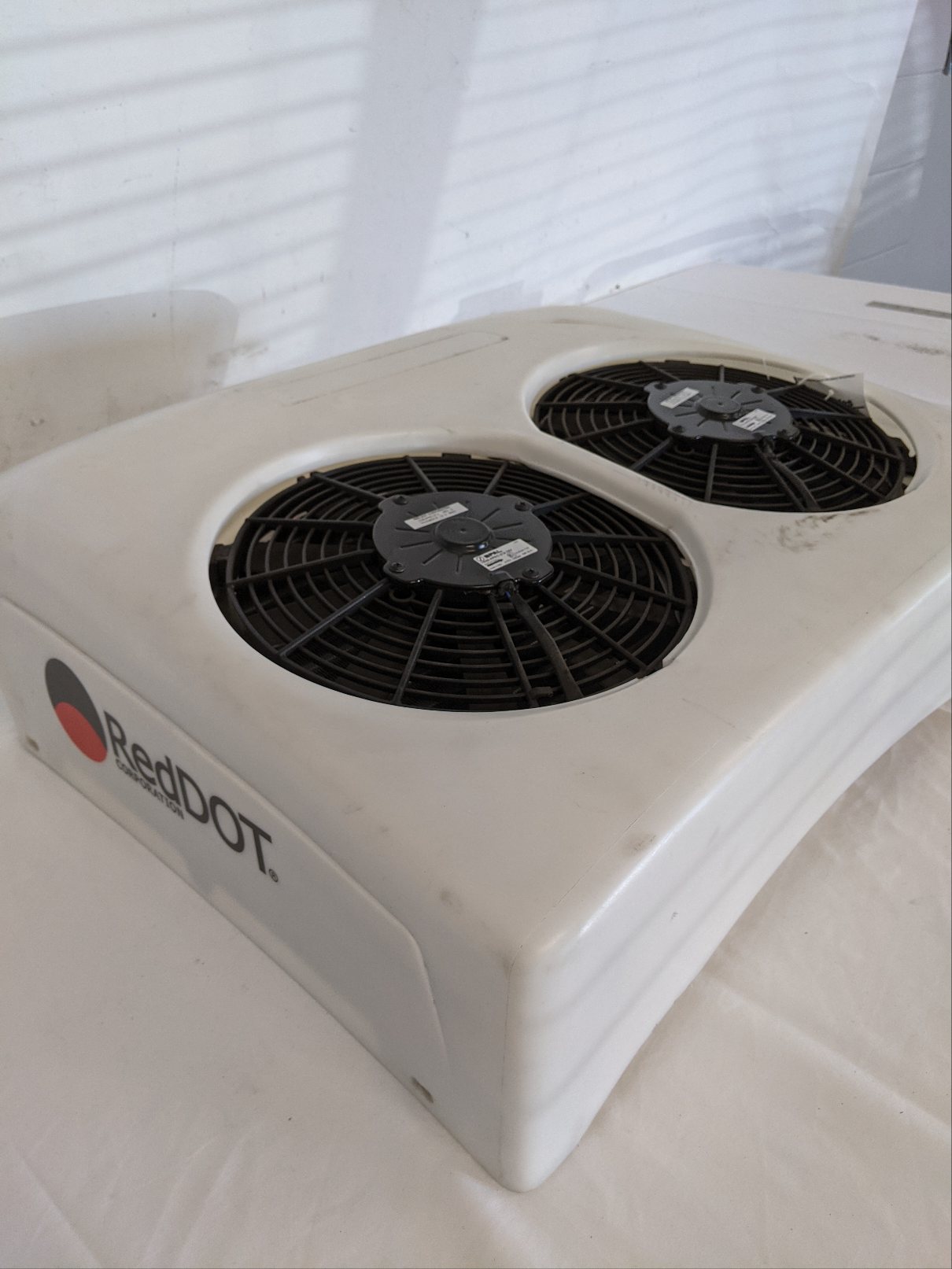 Damaged Red Dot Twin Fan Roof A/C Condenser - P/N: 22-65482-000 (8823229907260)