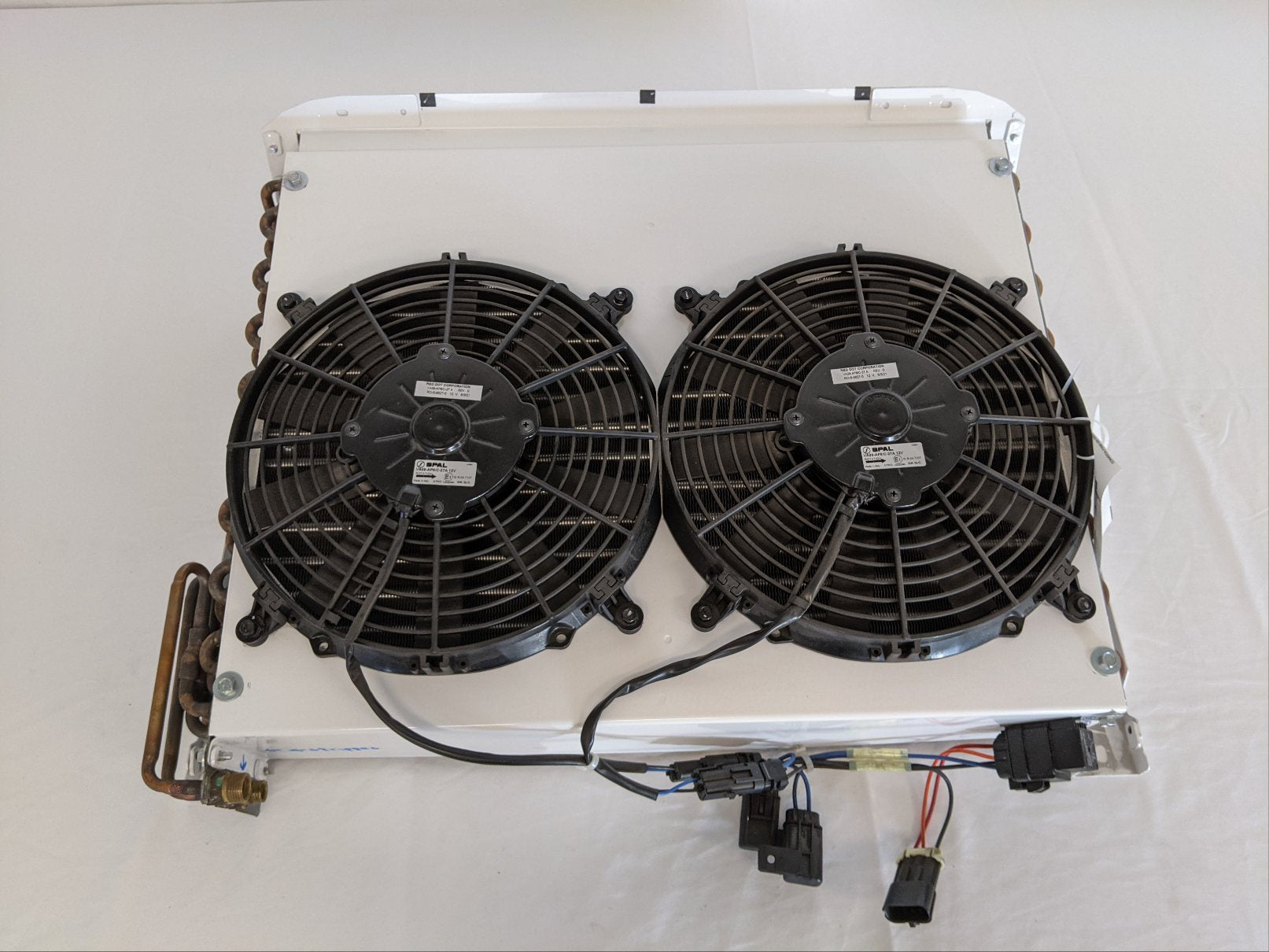 Damaged Red Dot Twin Fan Roof A/C Condenser - P/N: 22-65482-000 (8823229907260)