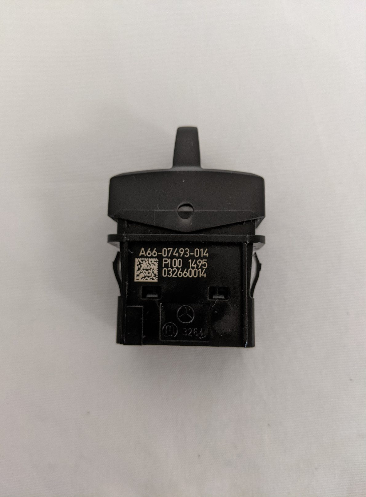 Freightliner Blank 15 Latch MSF Rocker Switch  P/N  A66-07943-014 (8832224756028)