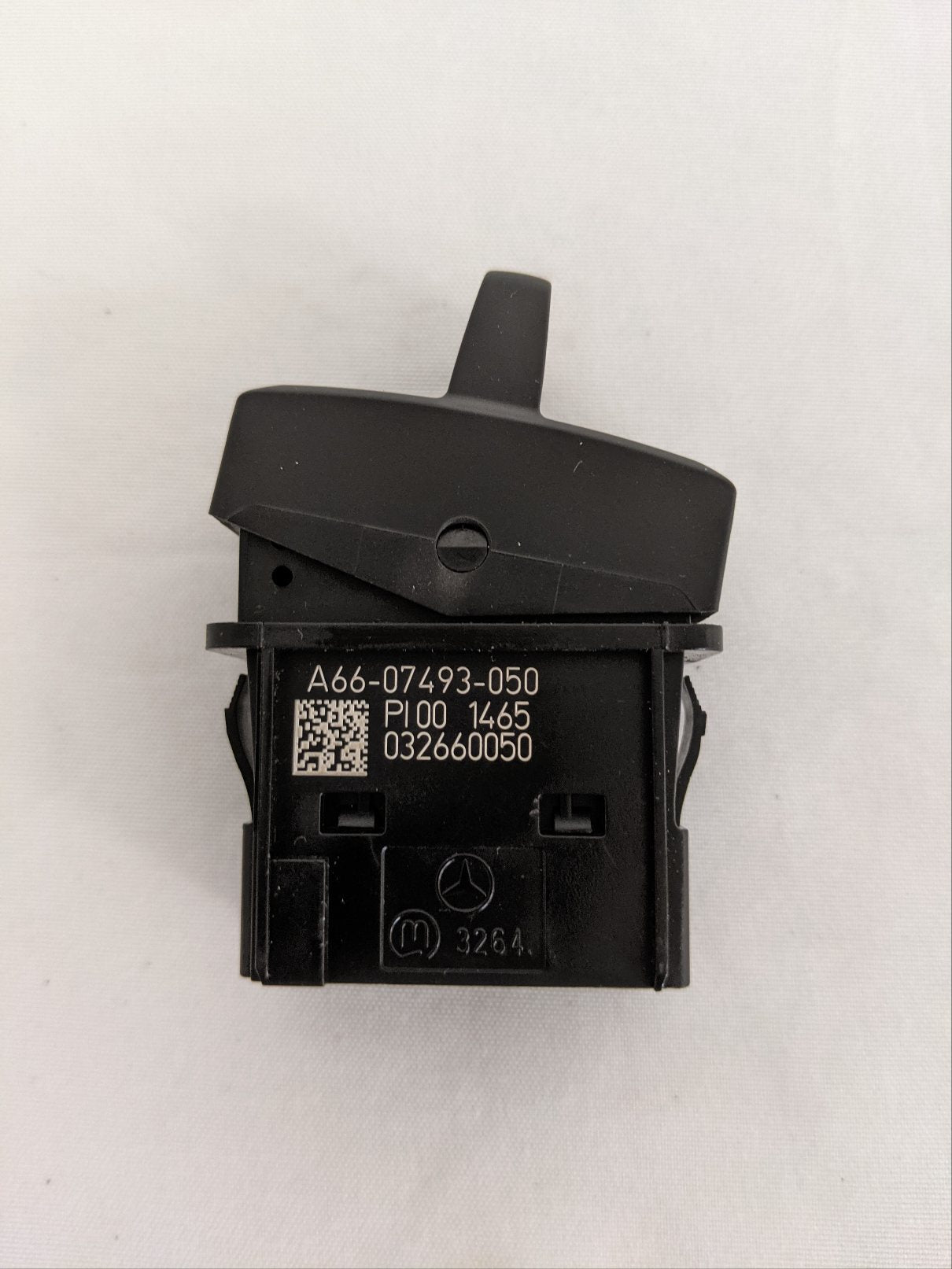 Freightliner Blank 17 Latch MSF Rocker Switch - P/N  A66-07493-016 (8827001667900)